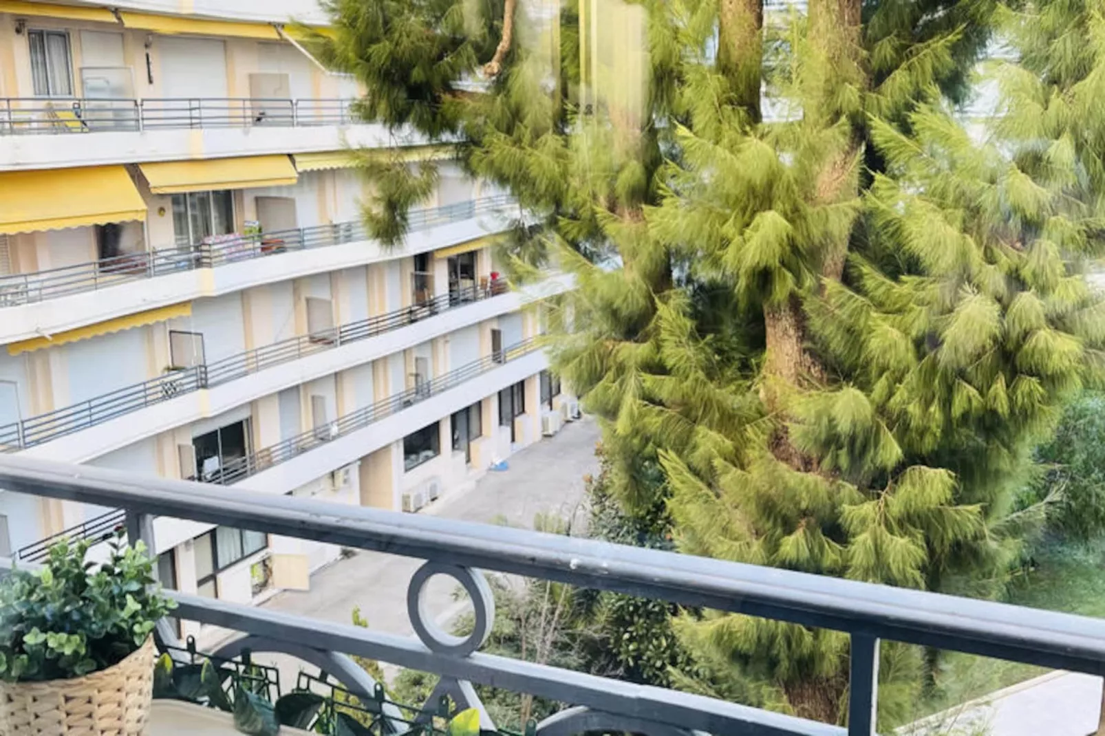 Studio à Cannes-Untagged