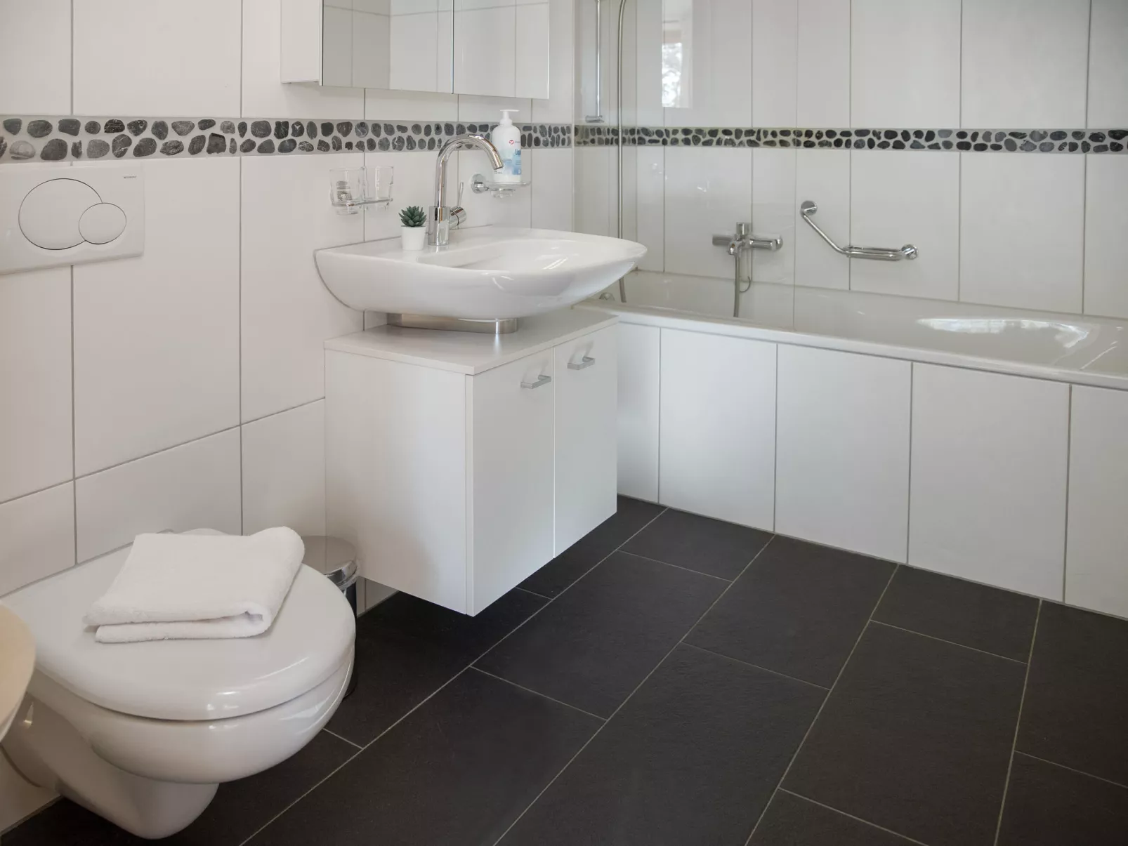 Racer's Retreat Apt.2-Drinnen