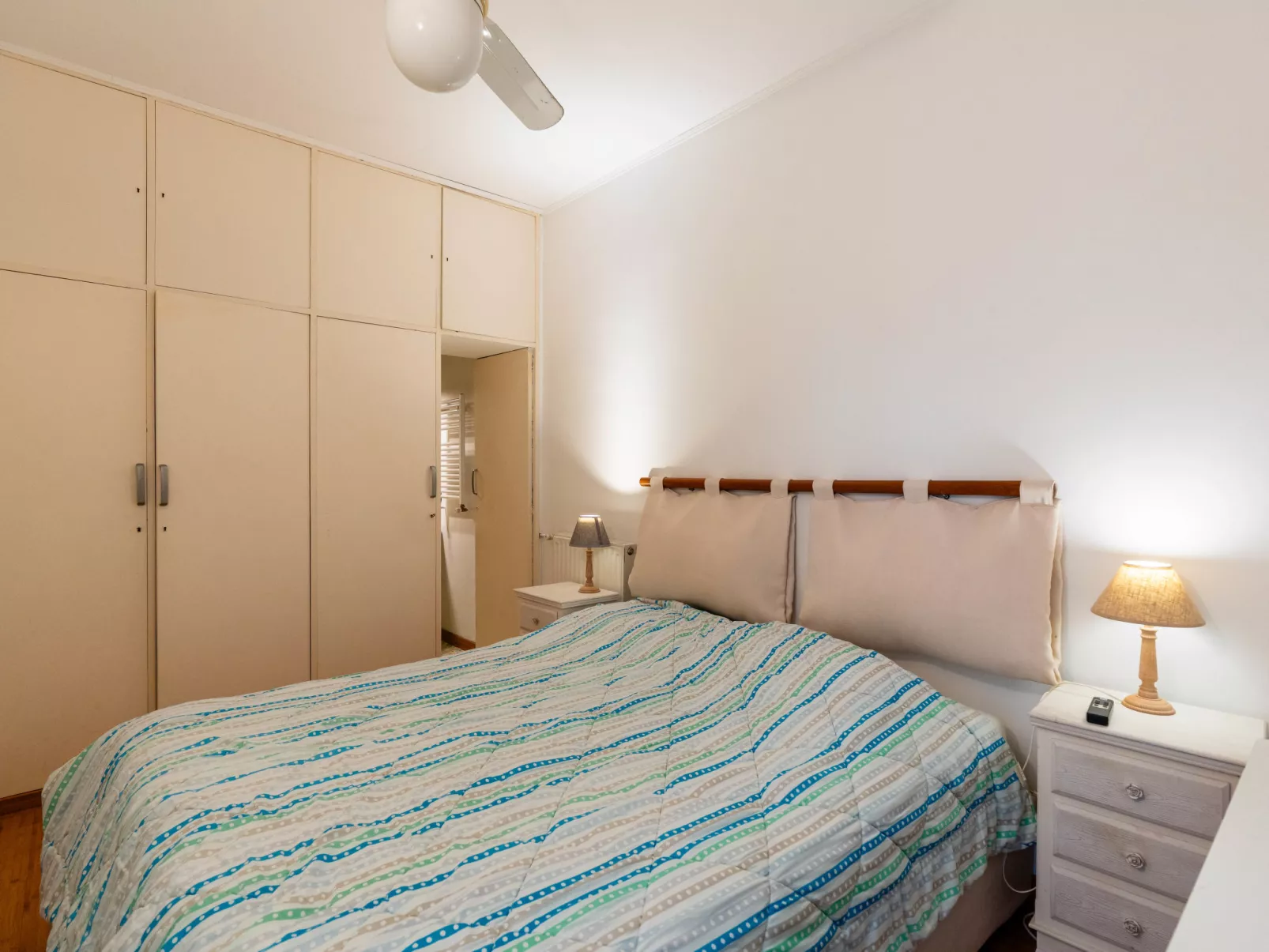 Capo Pino tra le Onde-Drinnen