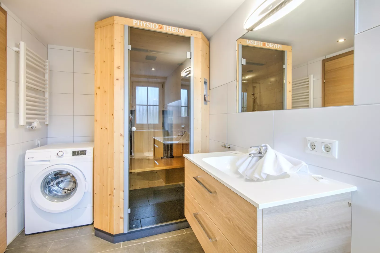 Brunner Apartment Top 4-Bathroom