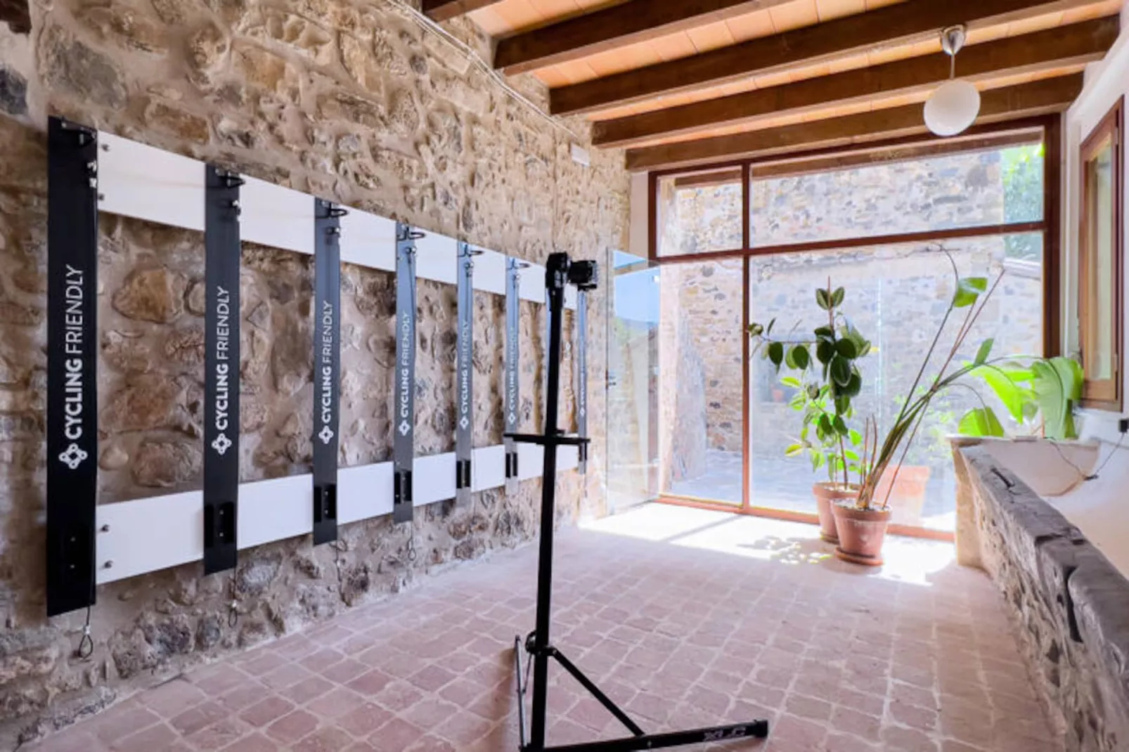 Mobil Home - Bungalow - Cottage à Montagut i Oix-Non tagué