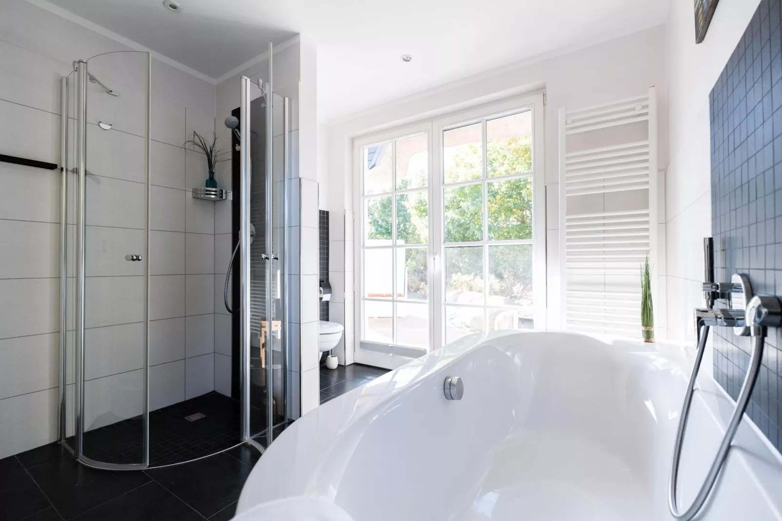 Haubenlerche 53-Bathroom