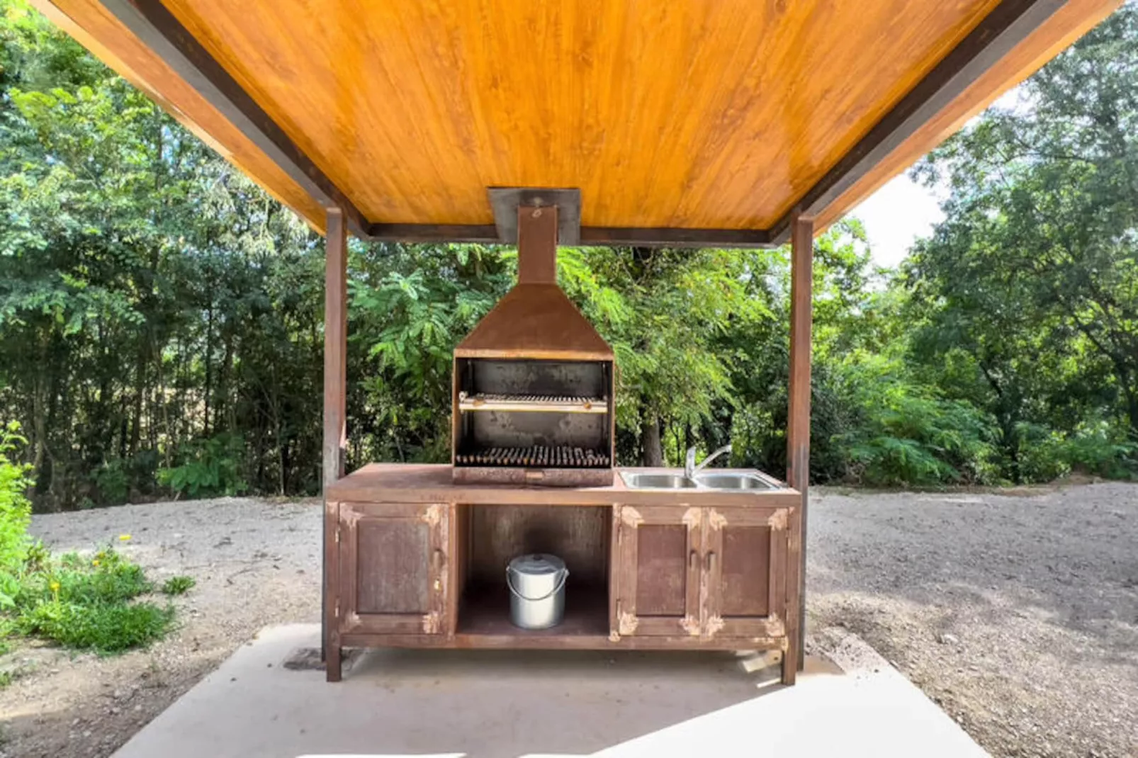 Appartements à Montagut i Oix-Nicht zugeordnet