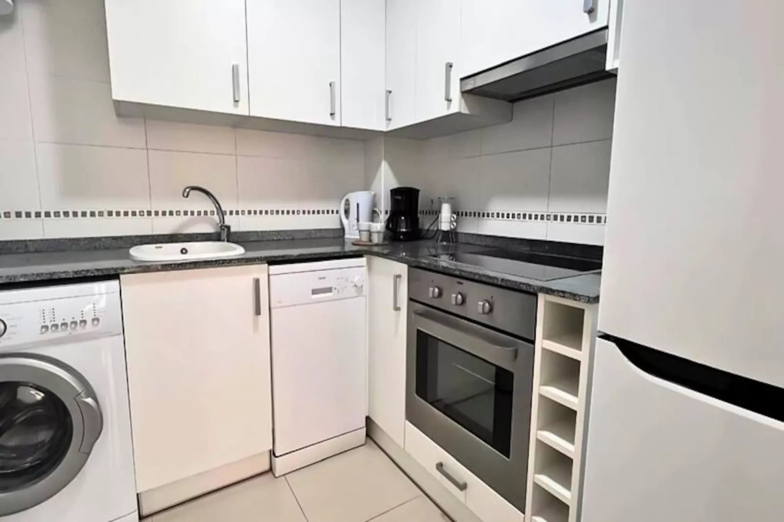 Appartement Lumineux &agrave; 50m De La Plage Avec Piscine Et Parking-Untagged