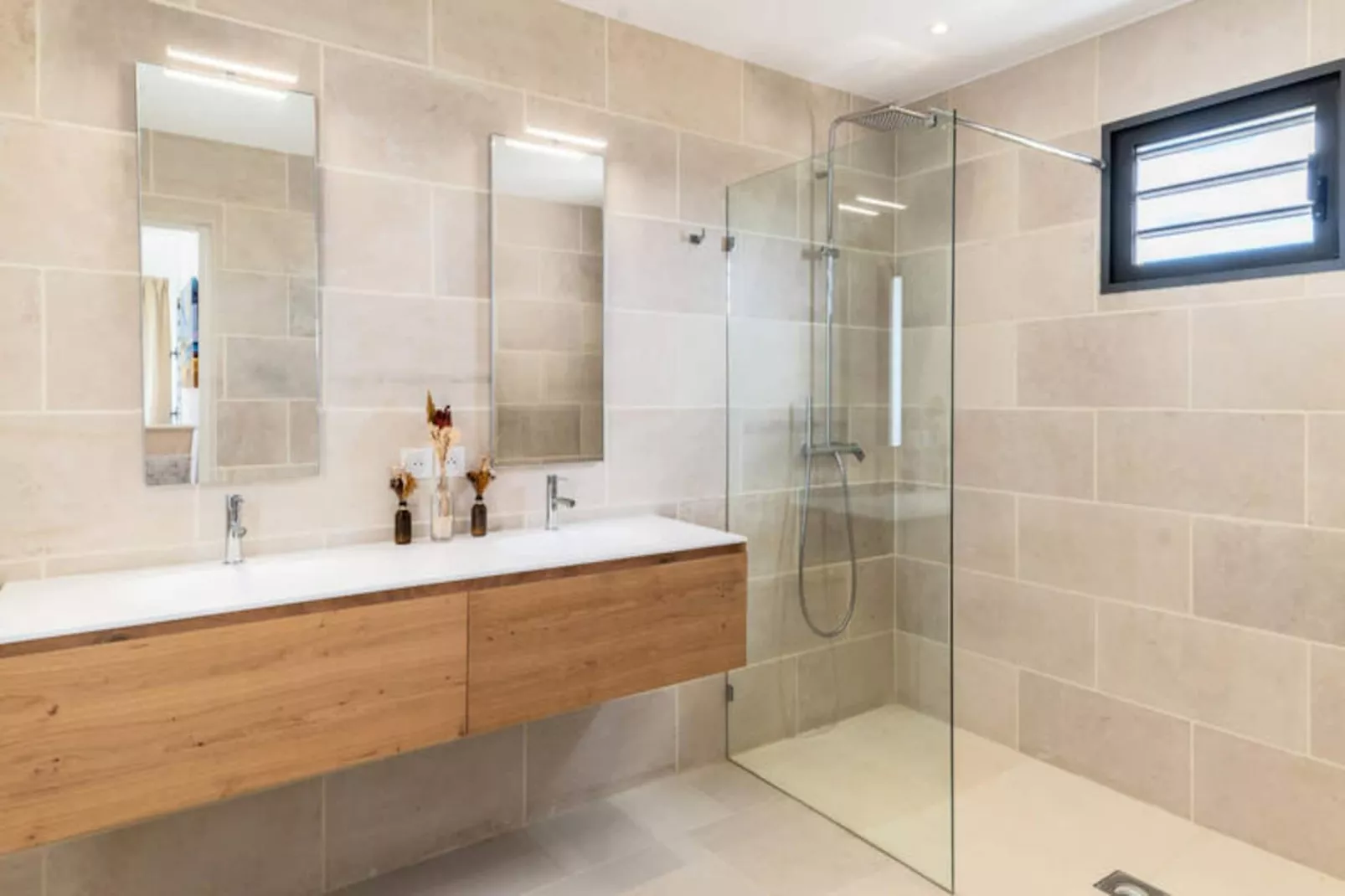 Maison à Saint François-Non tagué