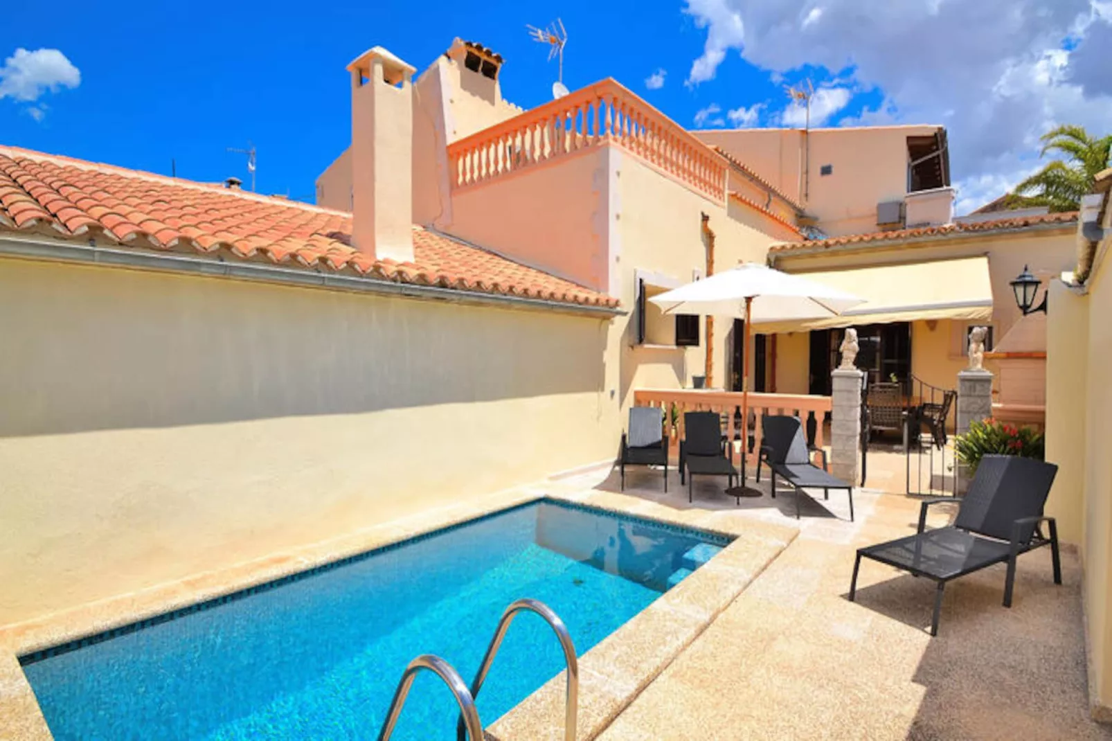 Maison à Búger-Untagged