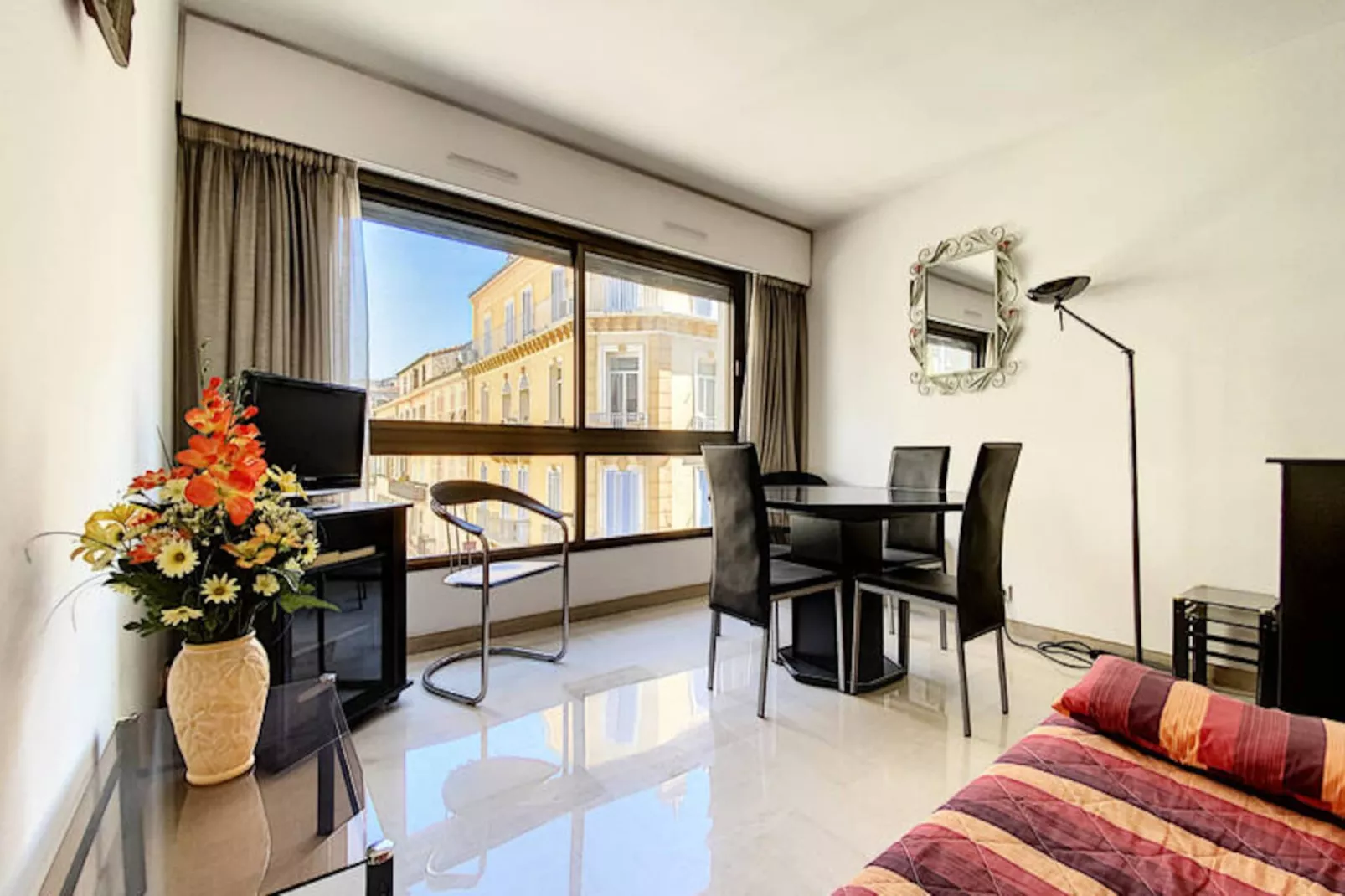 Studio à Cannes-Non tagué