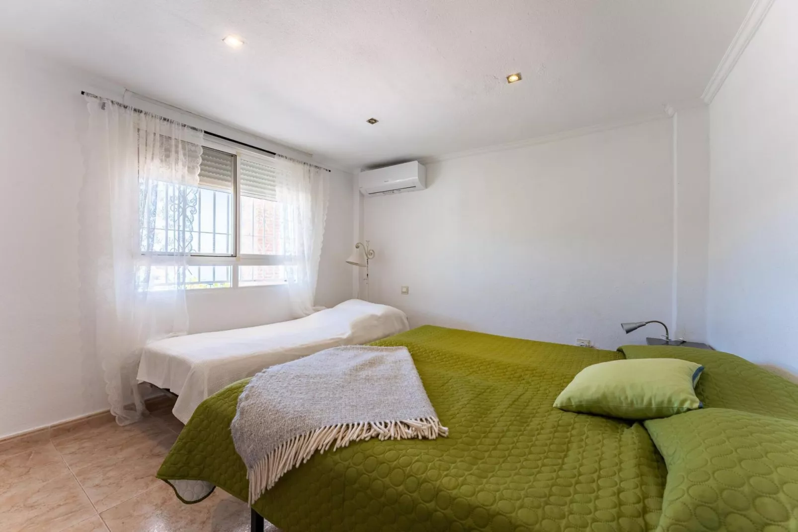 CT 269 GR - Faro's Sun Beach & More in Almuñecar-Bedroom