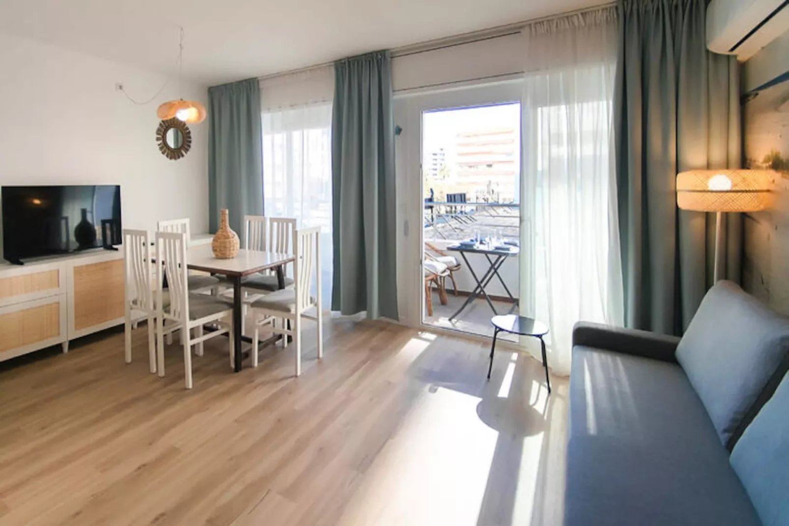 Appartements à Roses-Untagged