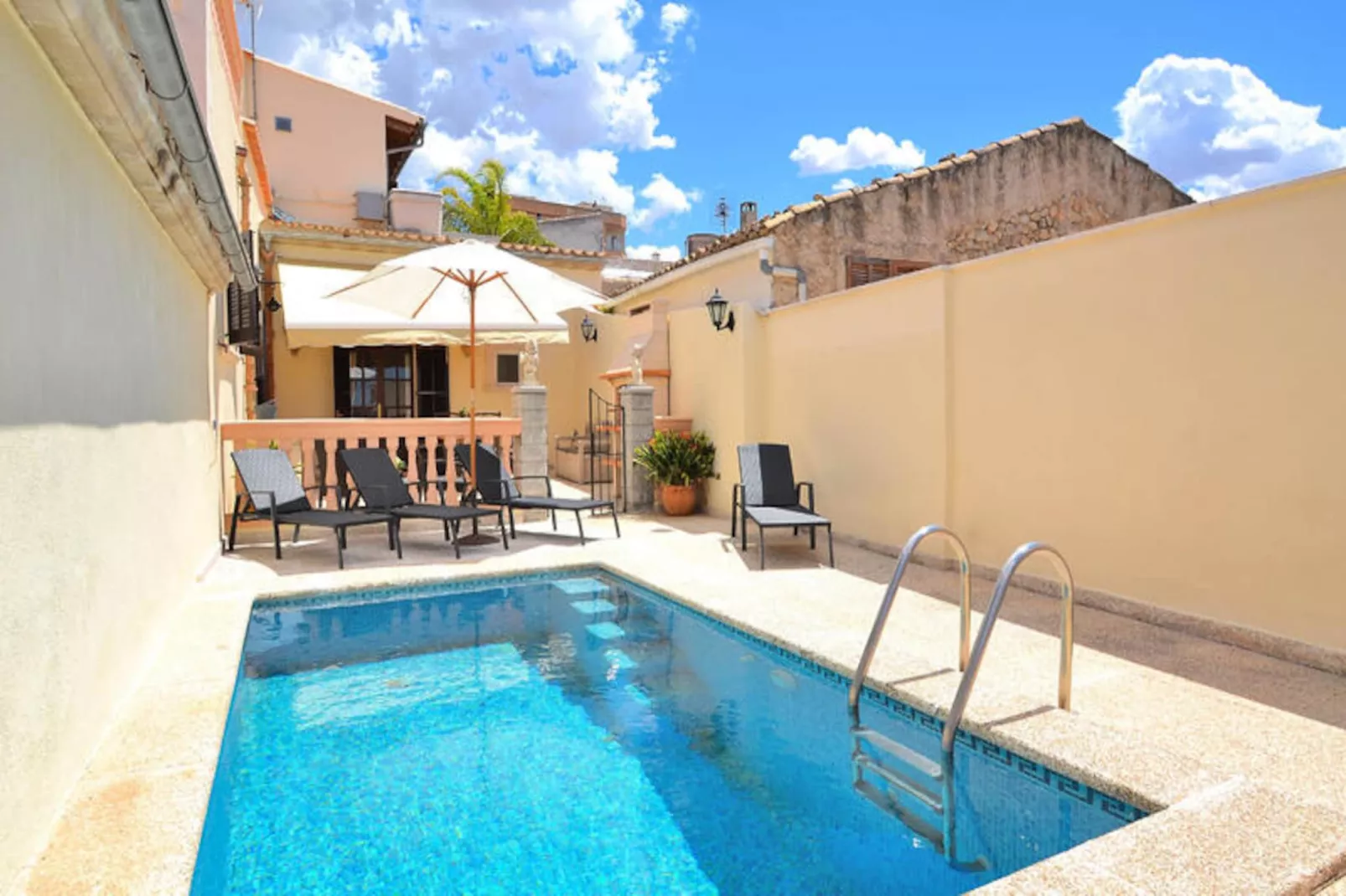 Maison à Búger-Untagged