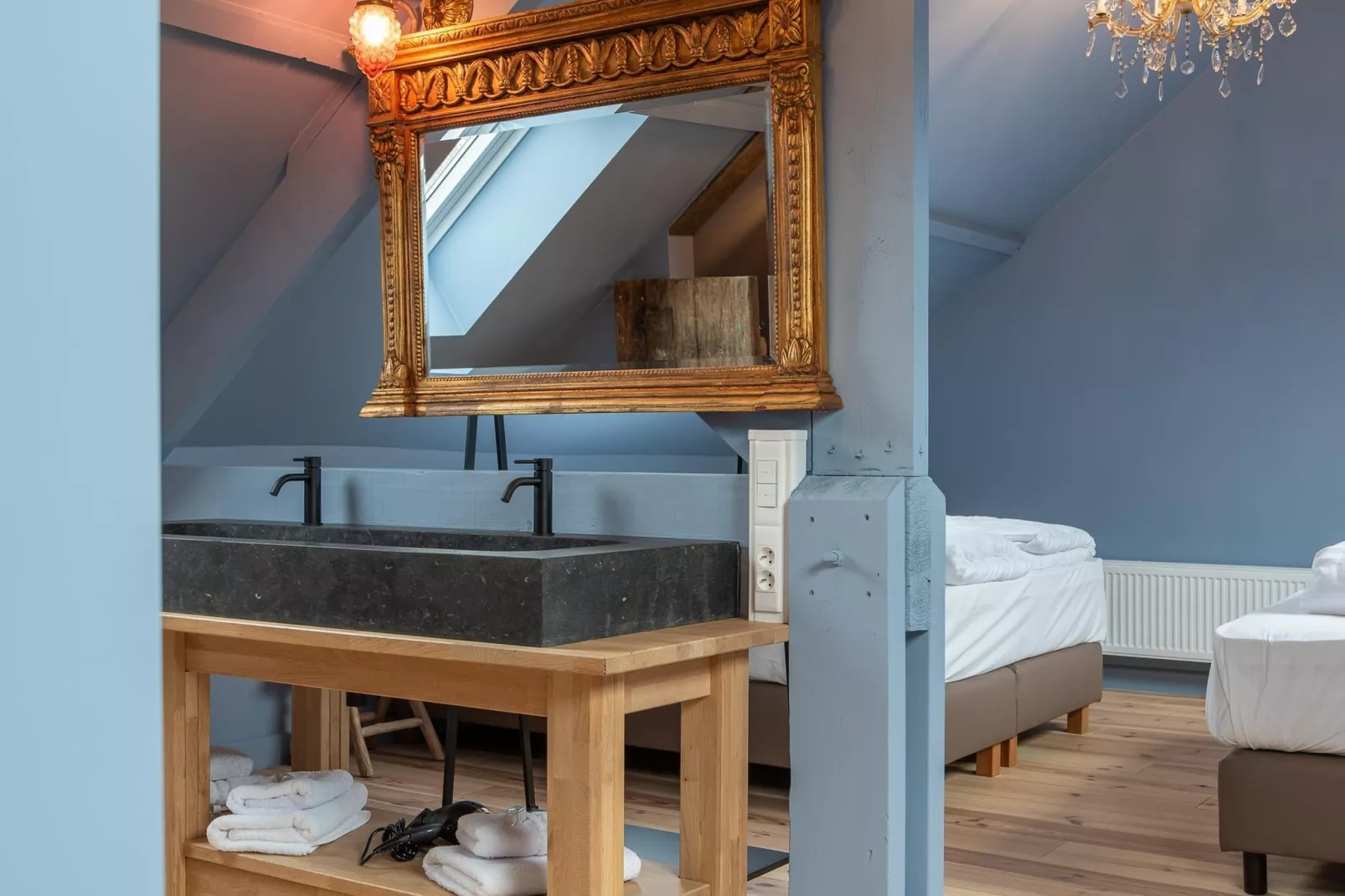 Maison Bleue-Schlafzimmer