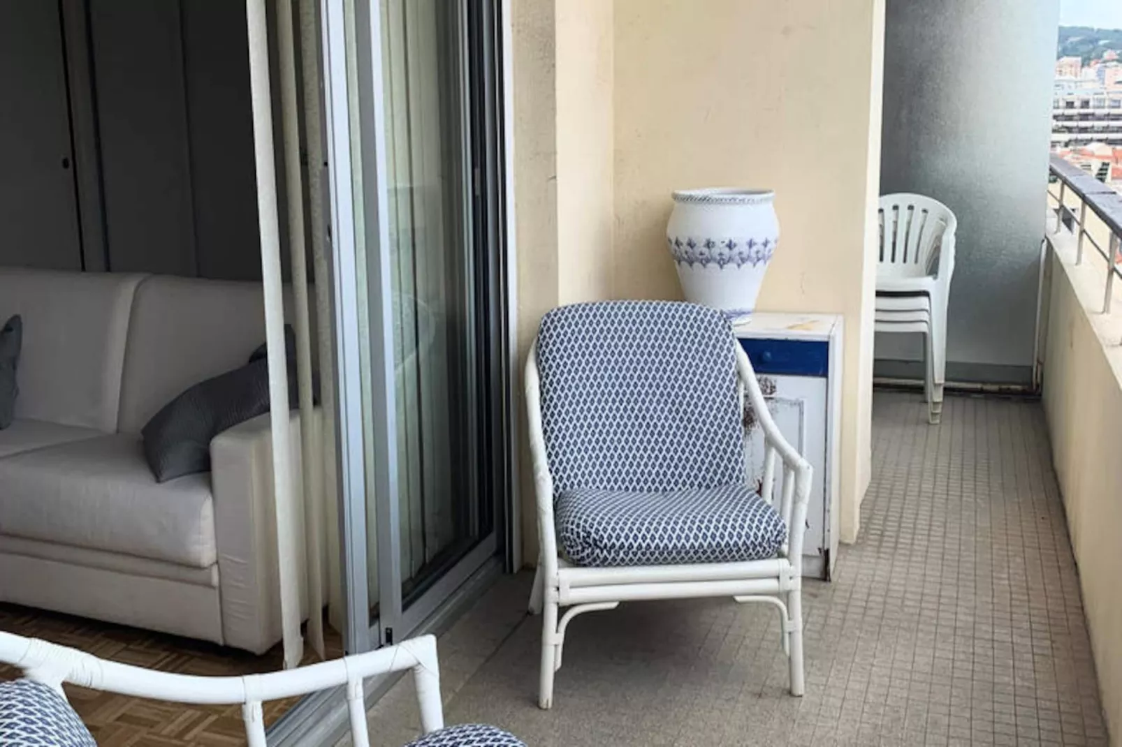 Studio à Cannes-Untagged