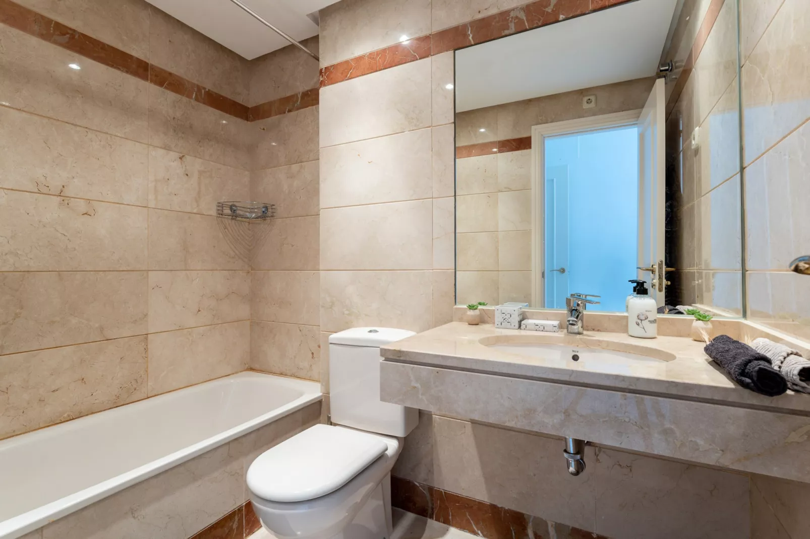 CT 248 - Faro's Calanova Golf - Green & Beach-Salle de bain