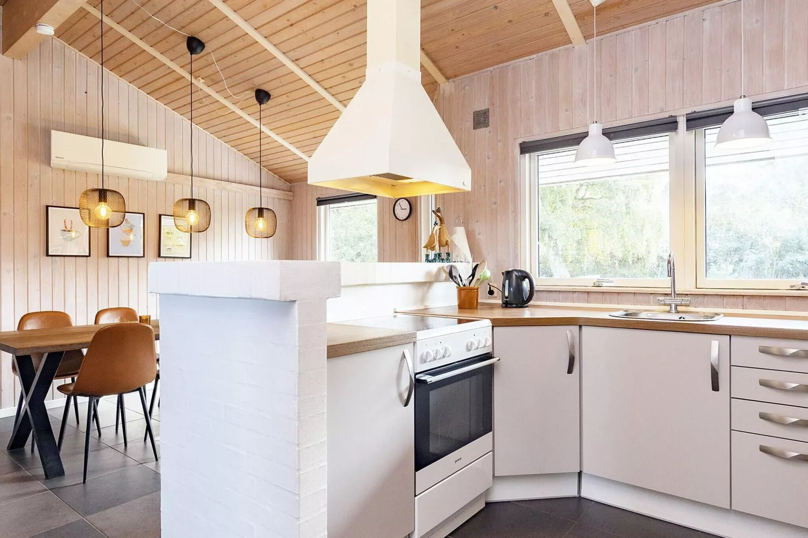 10 person holiday home in Humble-Indoor