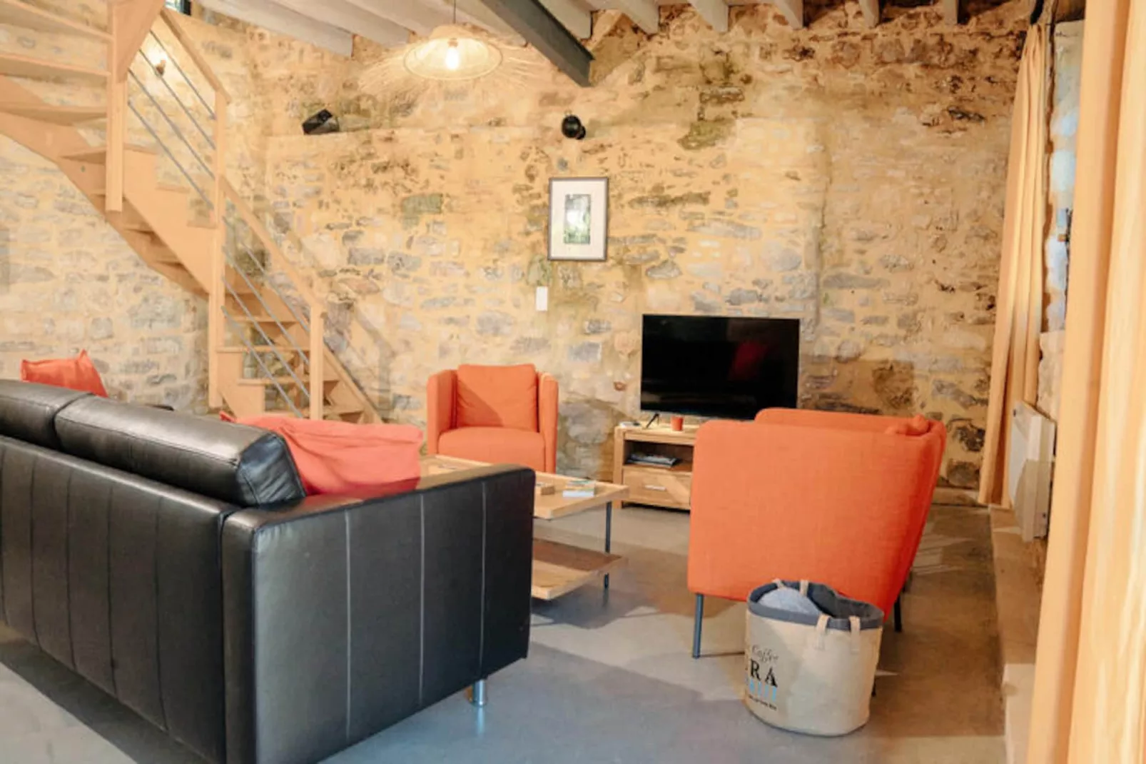 Maison à Coly-Non tagué