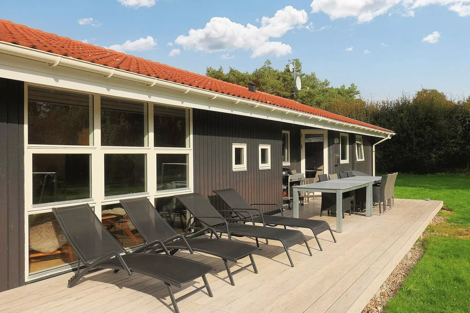 10 person holiday home in Humble-View
