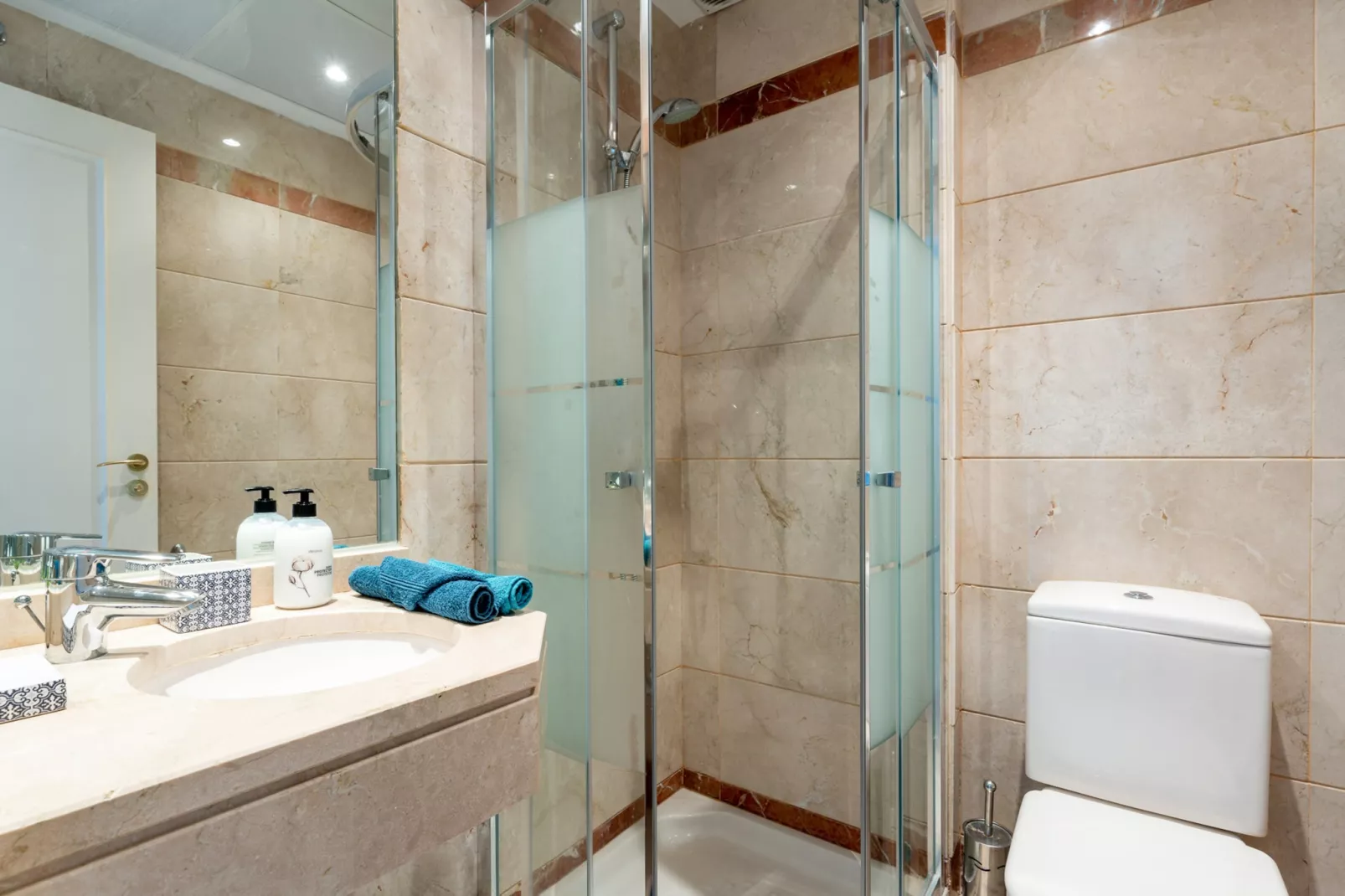 CT 248 - Faro's Calanova Golf - Green & Beach-Salle de bain