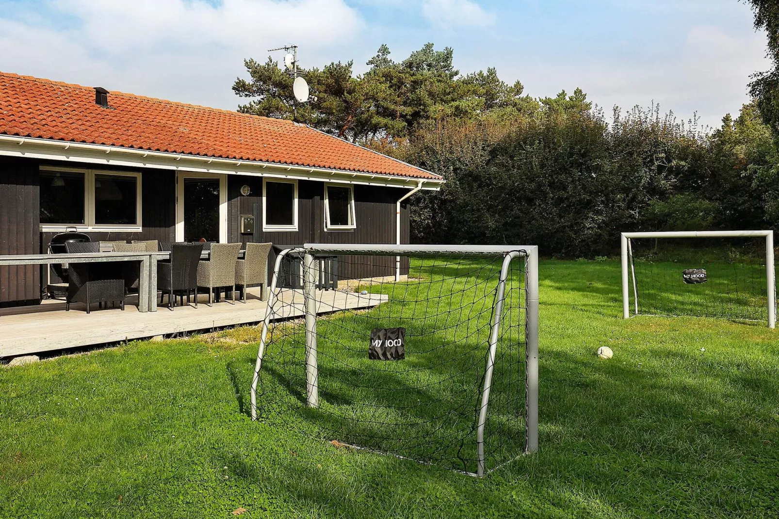 10 person holiday home in Humble-View