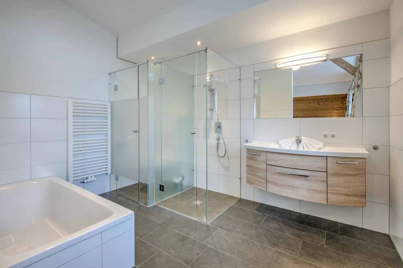 Brunner Apartment Top 7 Penthouse-Bathroom