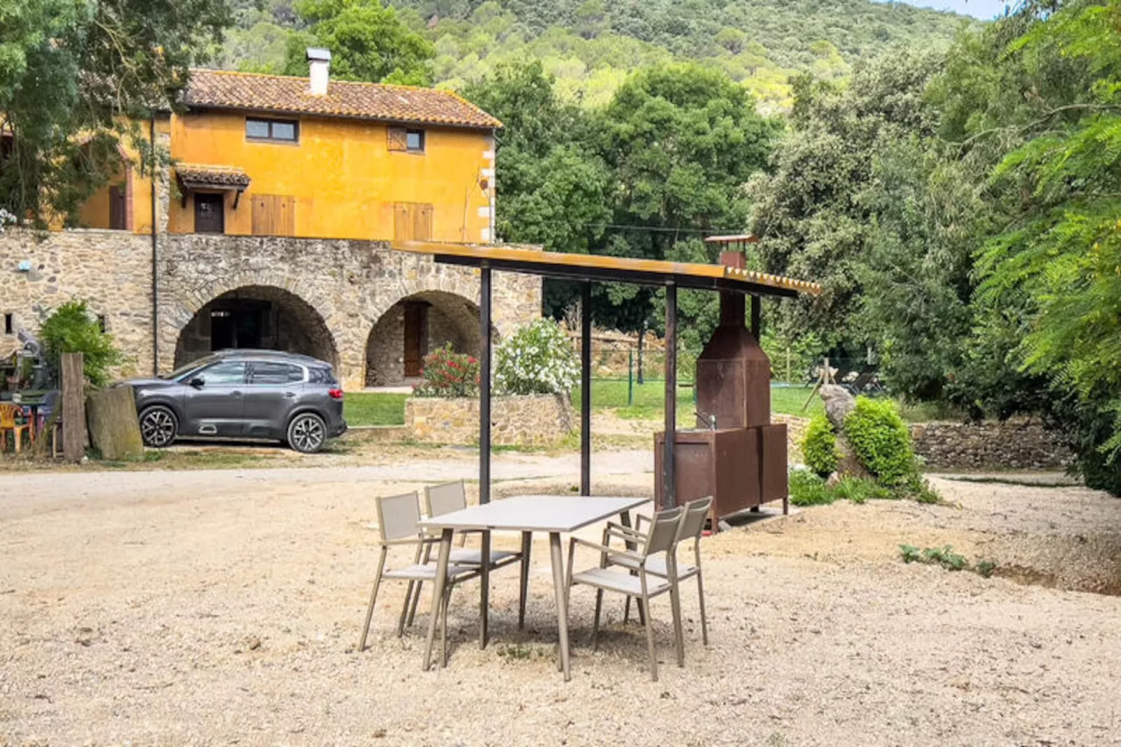 Appartements à Montagut i Oix-Non tagué