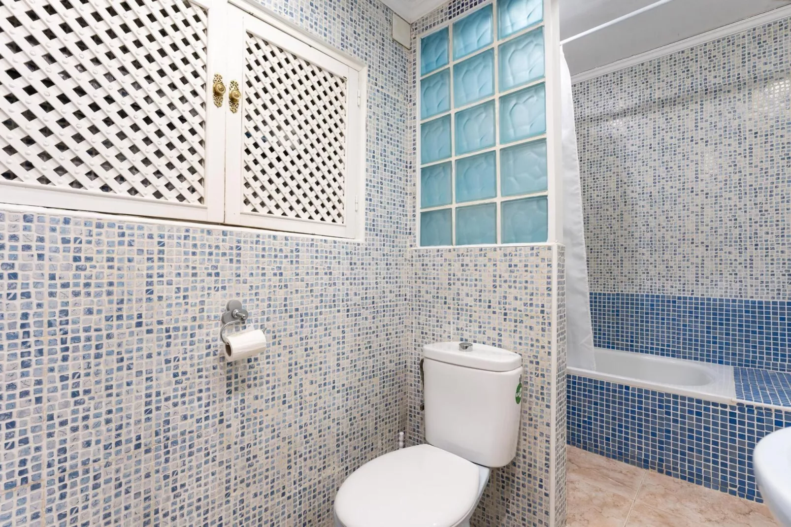 CT 269 GR - Faro's Sun Beach & More in Almuñecar-Bathroom