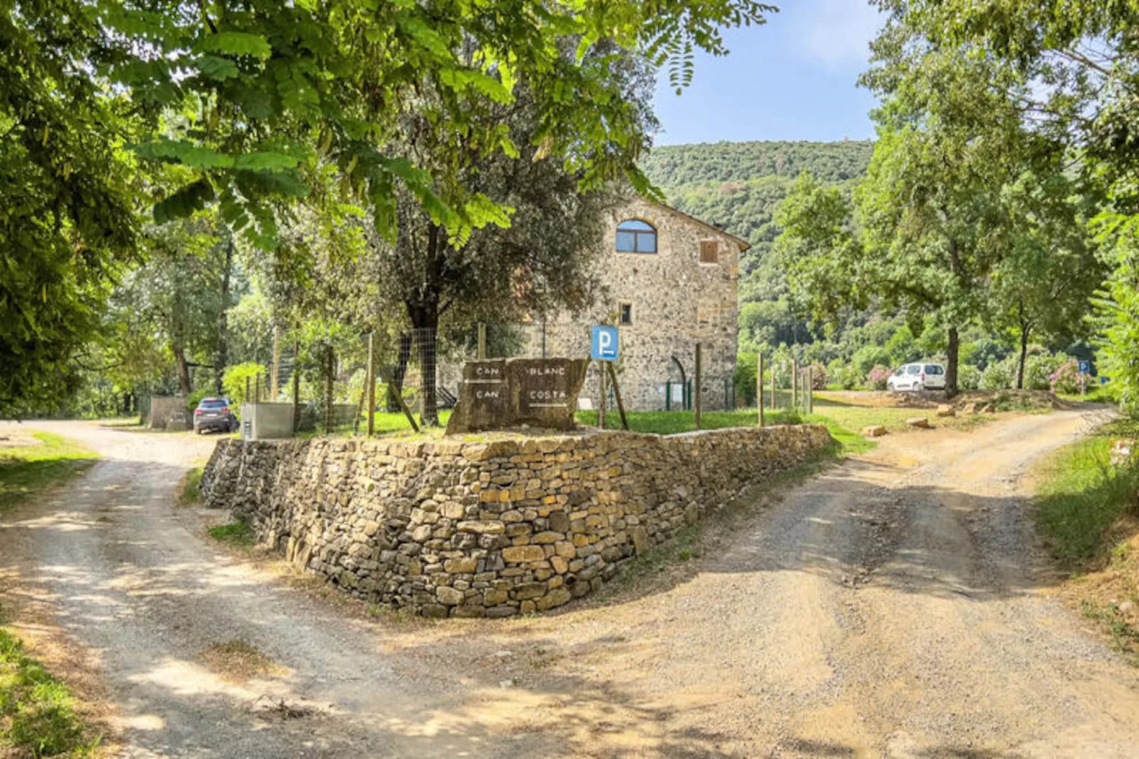 Appartements à Montagut i Oix-Non tagué