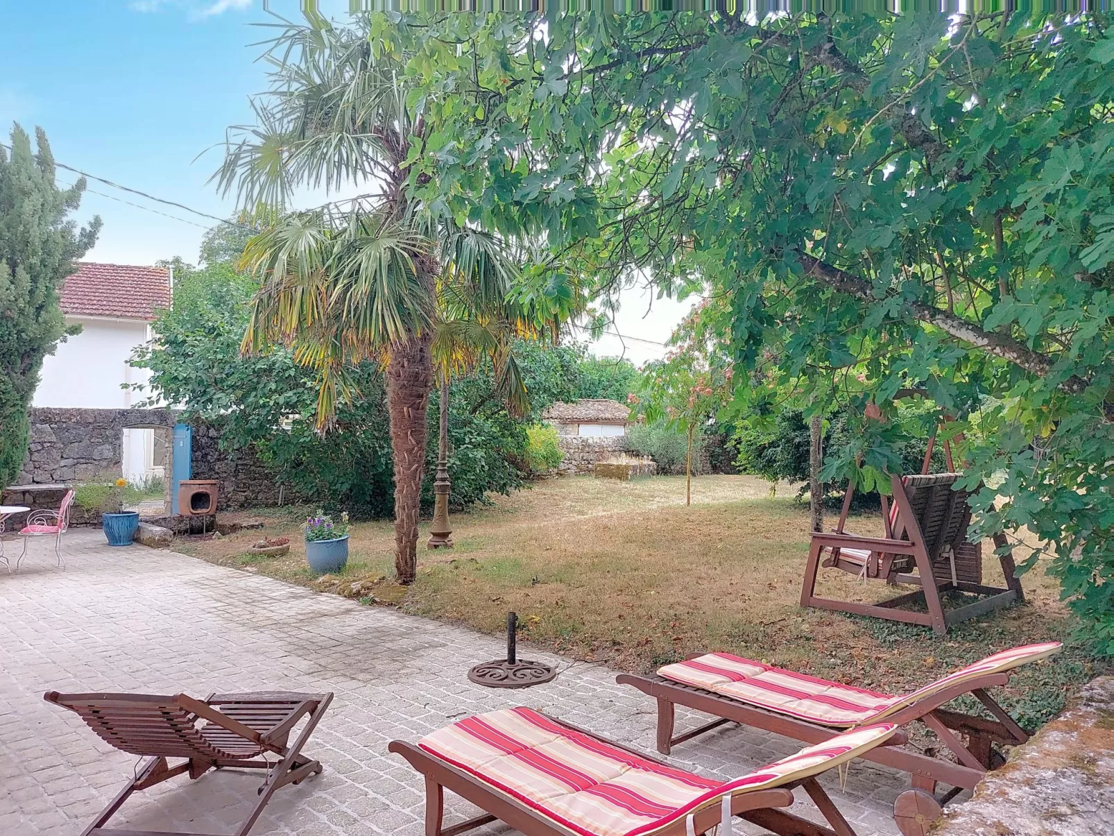 Les Vidalières-Outside