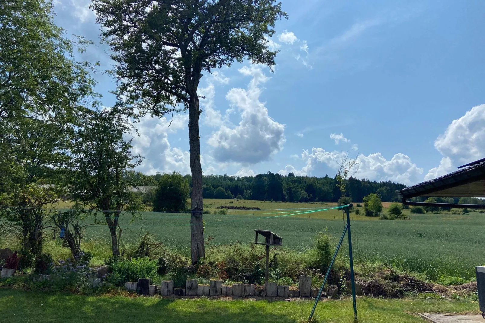 Très belle habitation à Lierneux pour 5 adultes-Jardin d'été