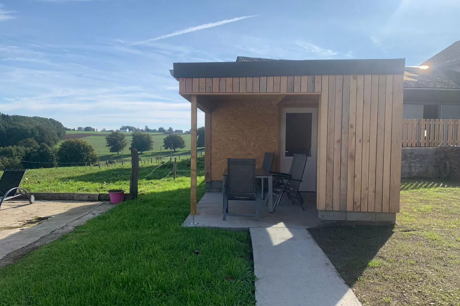 Chez Cyrille-Exterior summer