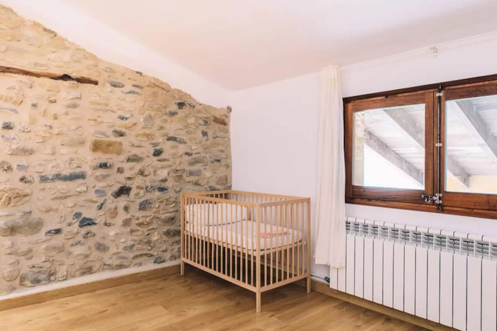 Appartements à Montagut i Oix-Nicht zugeordnet