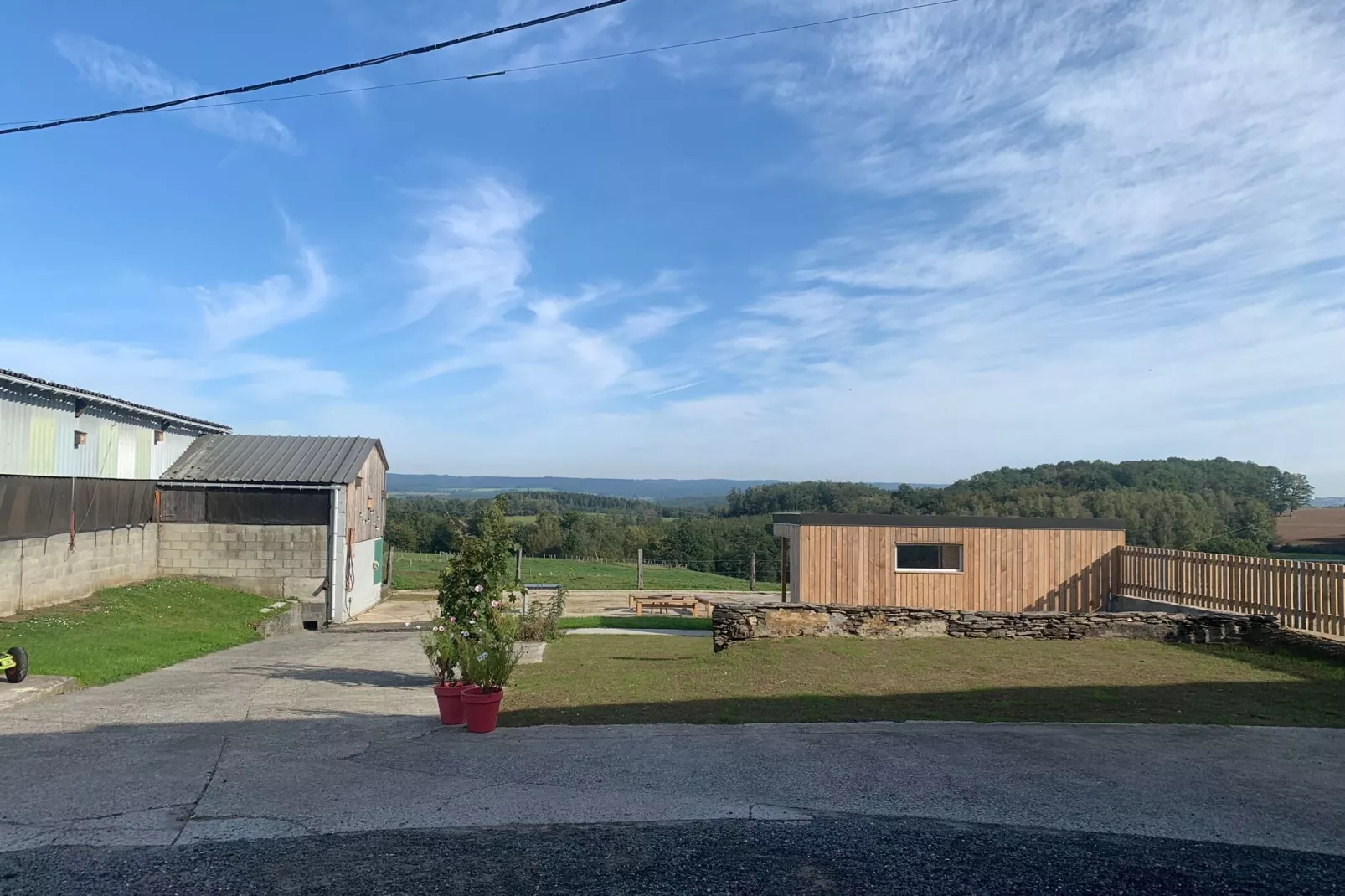 Chez Cyrille-Exterior summer