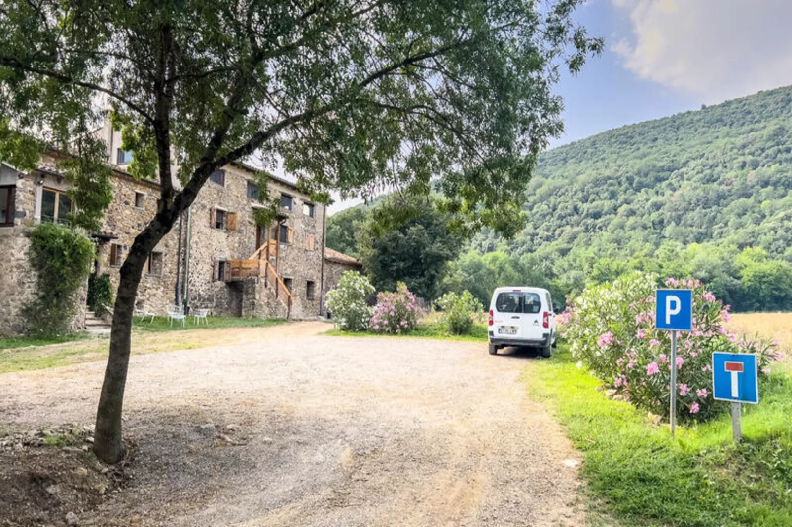 Appartements à Montagut i Oix-Nicht zugeordnet