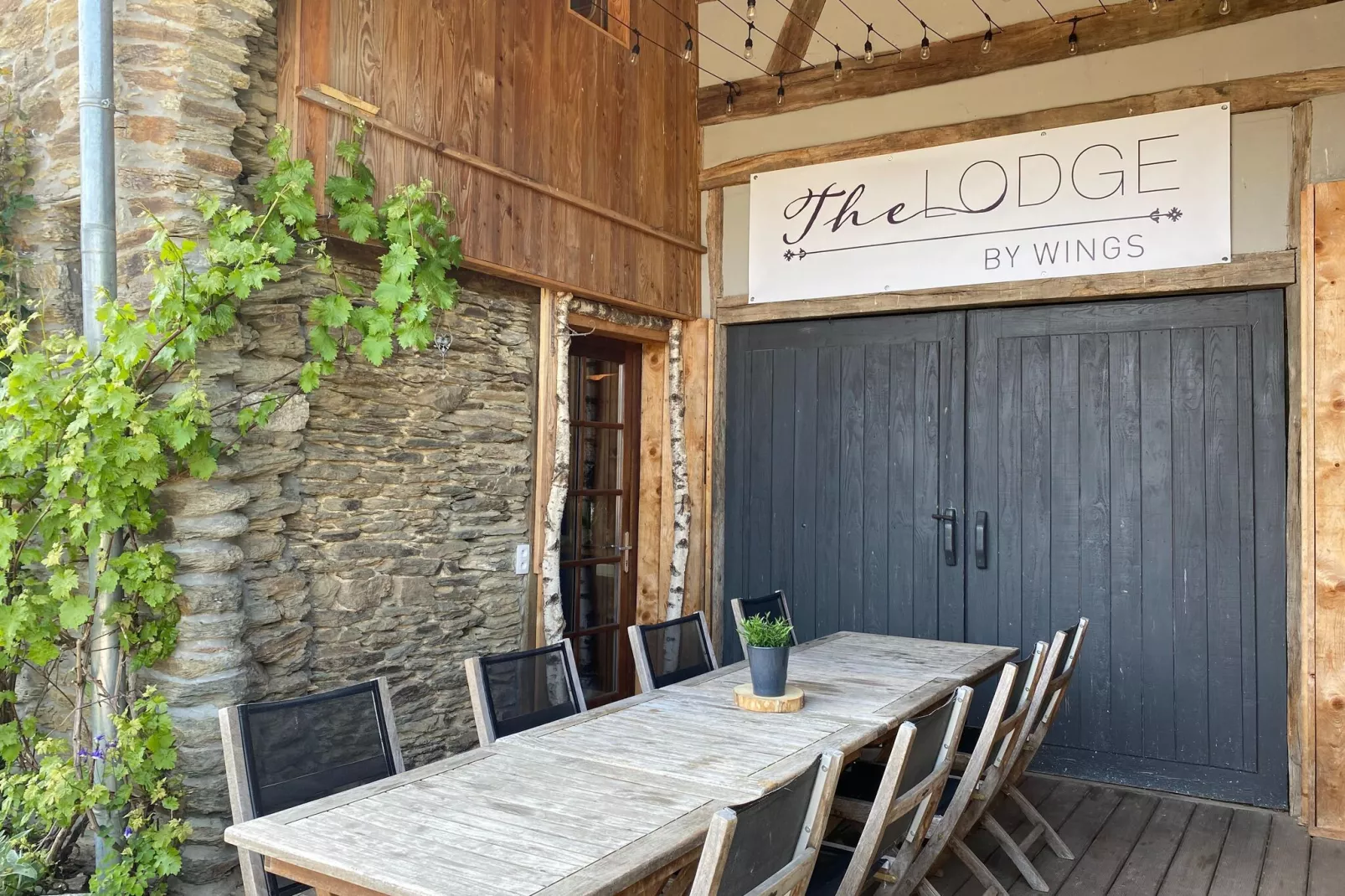 The Lodge by Wings-Terrassenbalkon