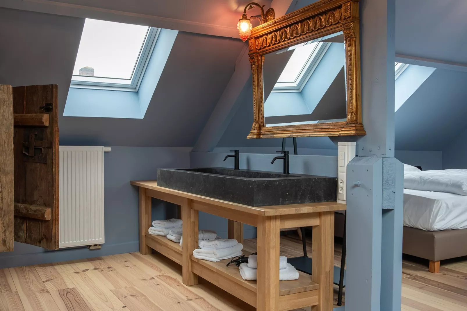 Maison Bleue-Badezimmer