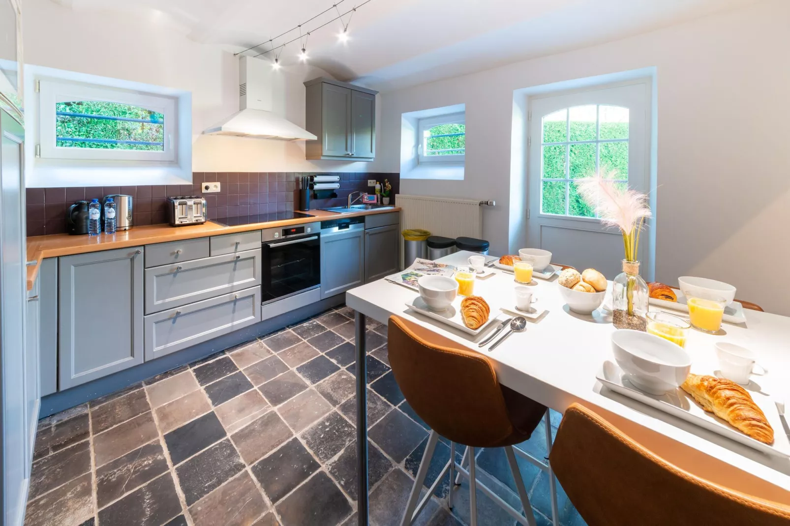 Villa White-Kitchen
