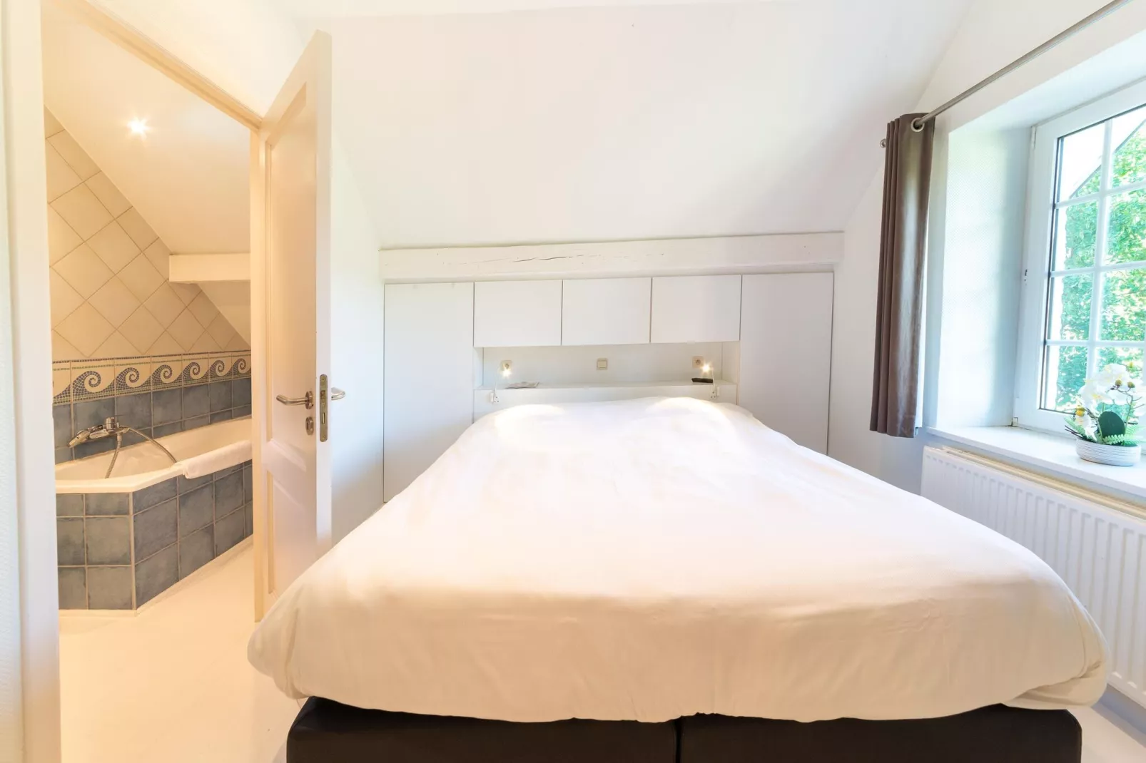 Villa White-Bedroom