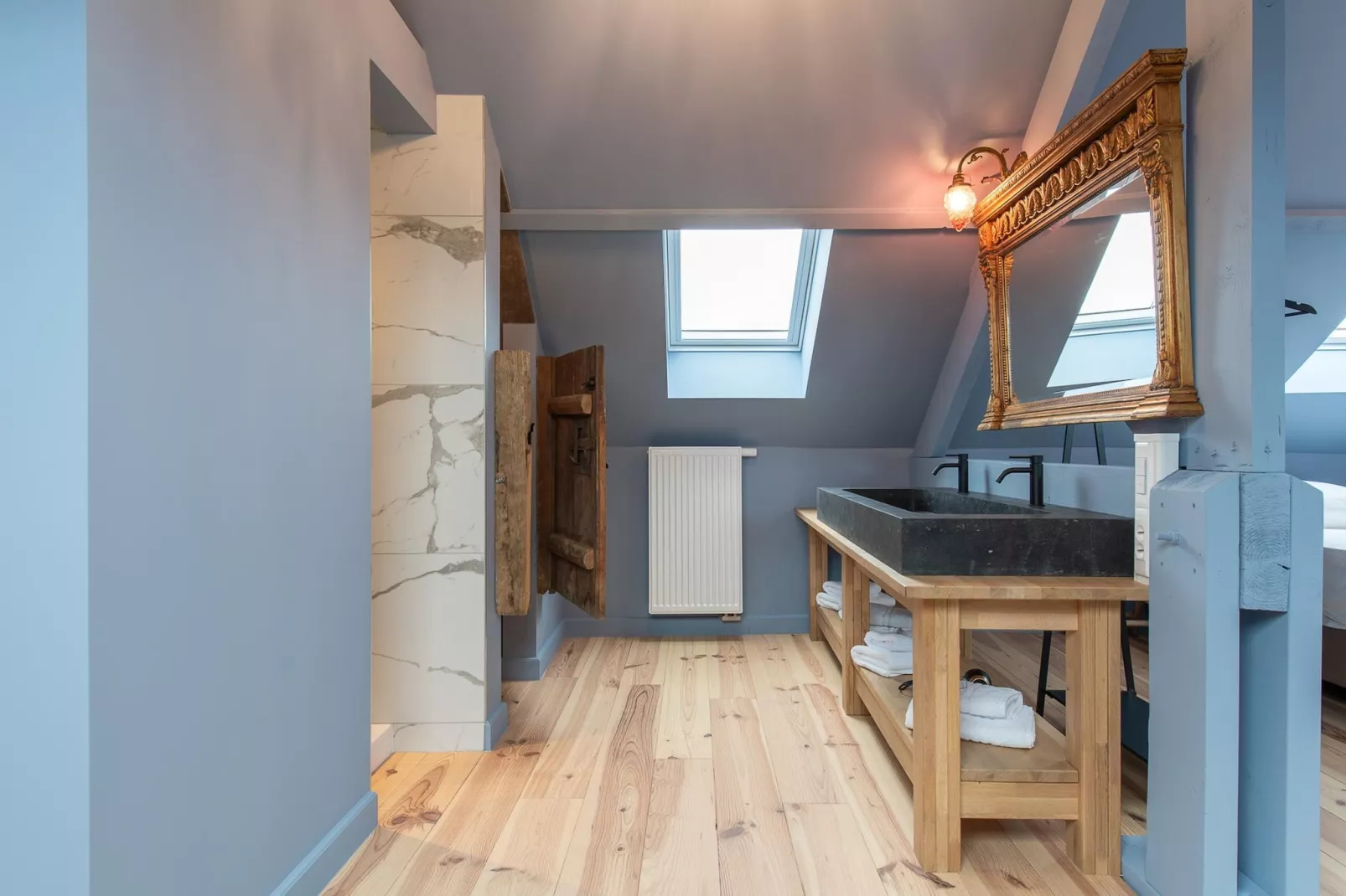 Maison Bleue-Badezimmer