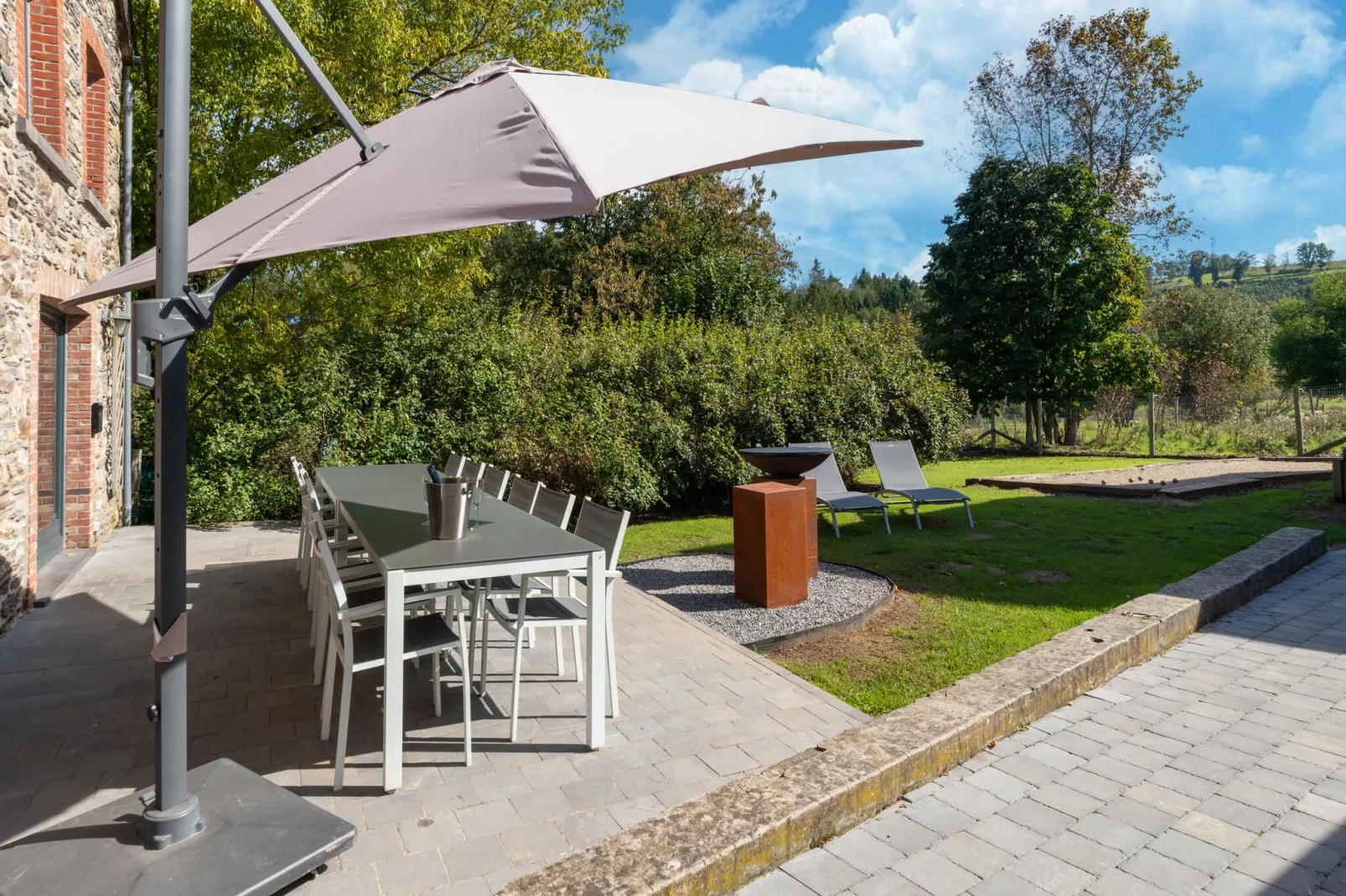 Le Relais Enchanteur-Terrace balcony