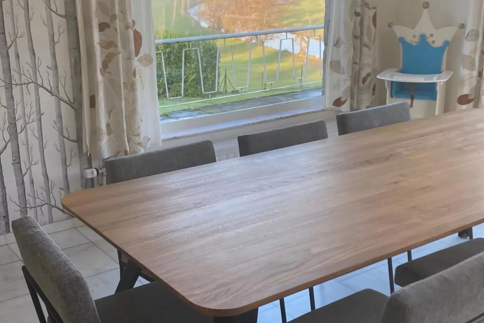 La Vue Phénoménale-Dining room