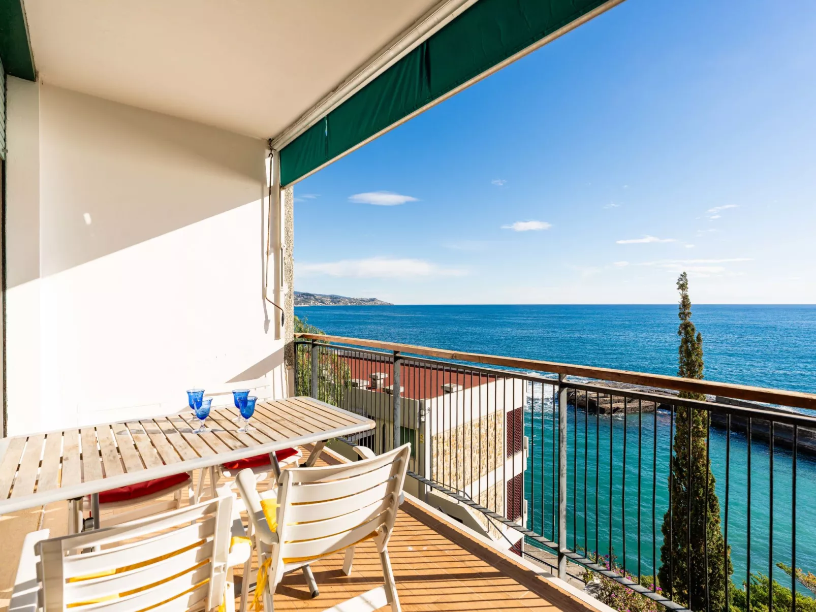 Capo Pino tra le Onde-Draußen