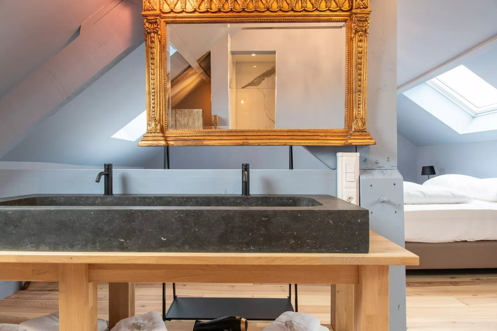 Maison Bleue-Badezimmer