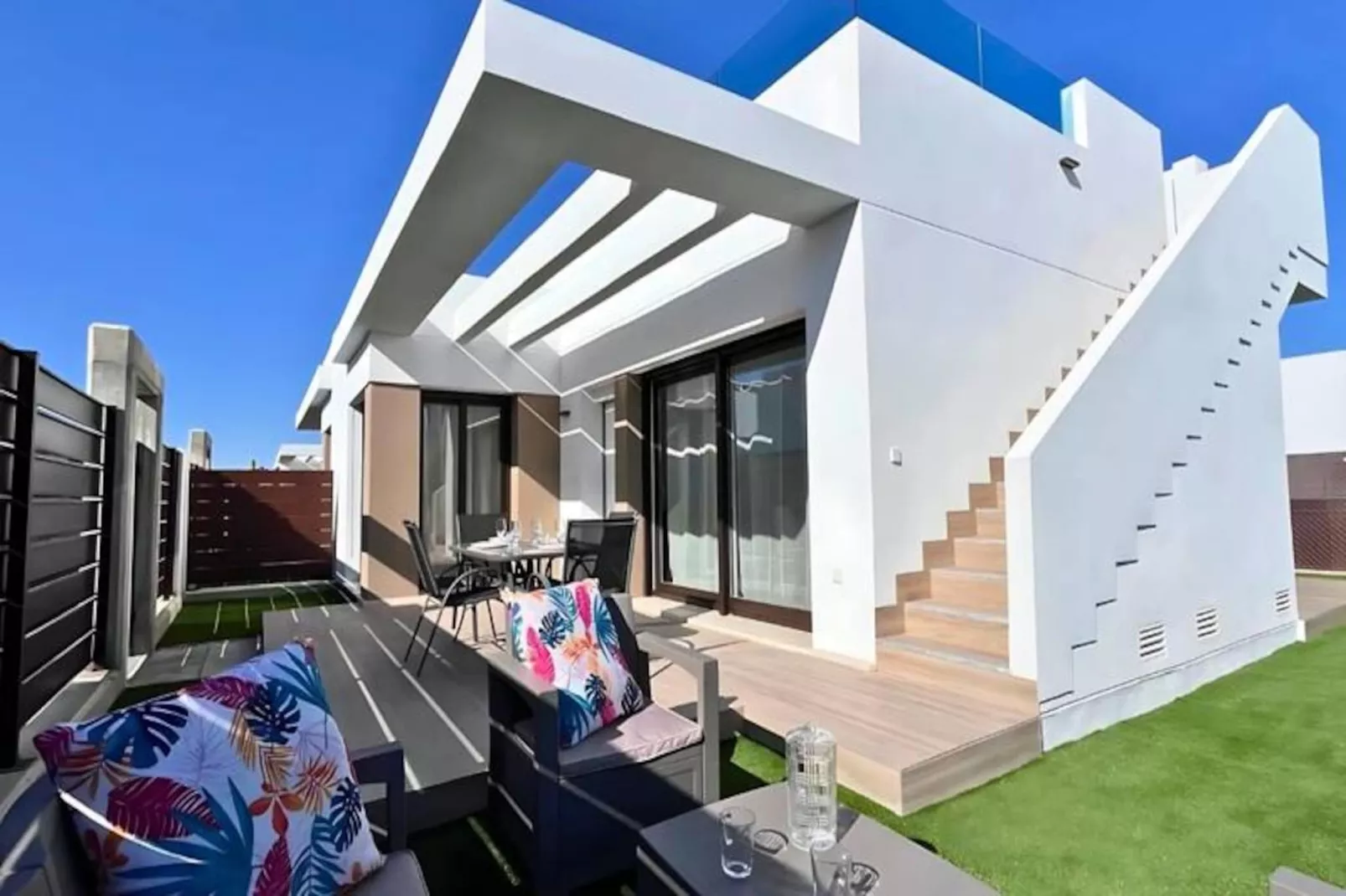 Golf, Soleil Et Piscine Priv&eacute;e Pour Un S&eacute;jour De R&ecirc;ve !-Untagged