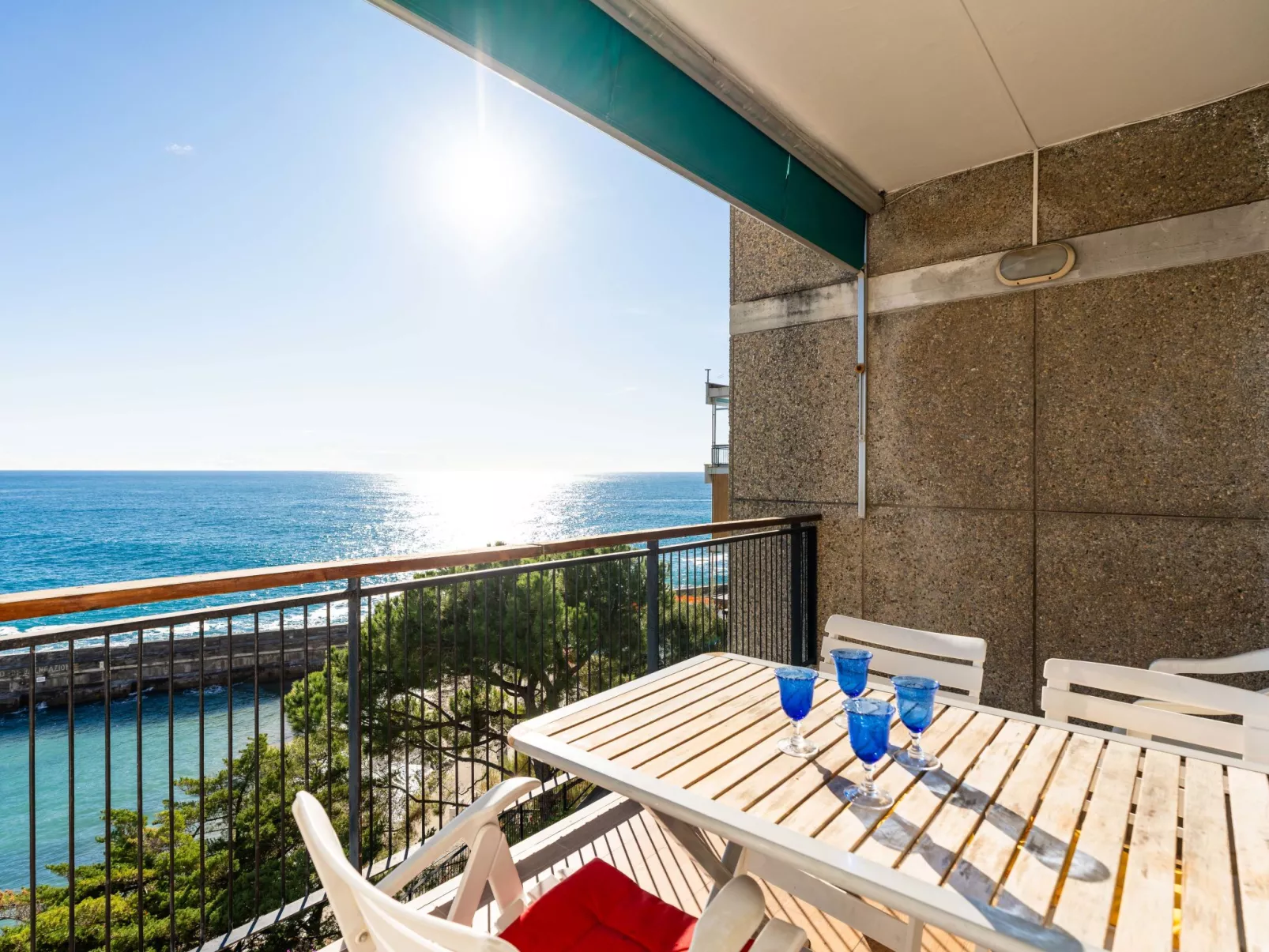 Capo Pino tra le Onde-Draußen