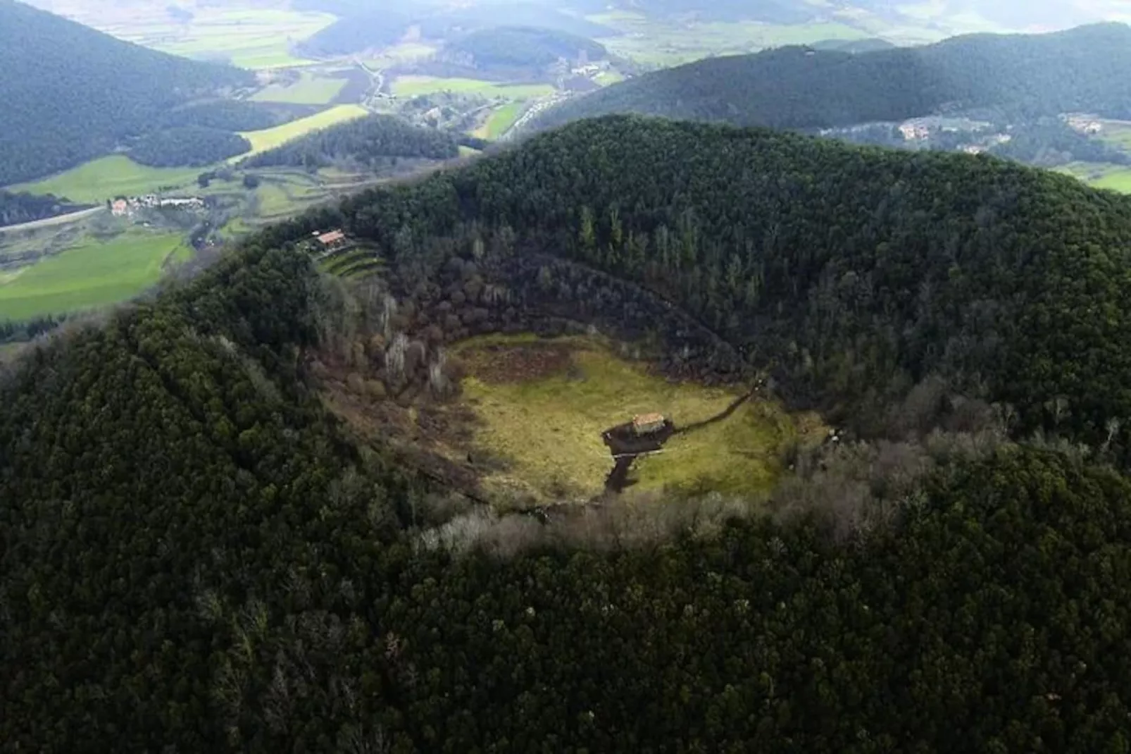 Appartements à Montagut i Oix-Nicht zugeordnet