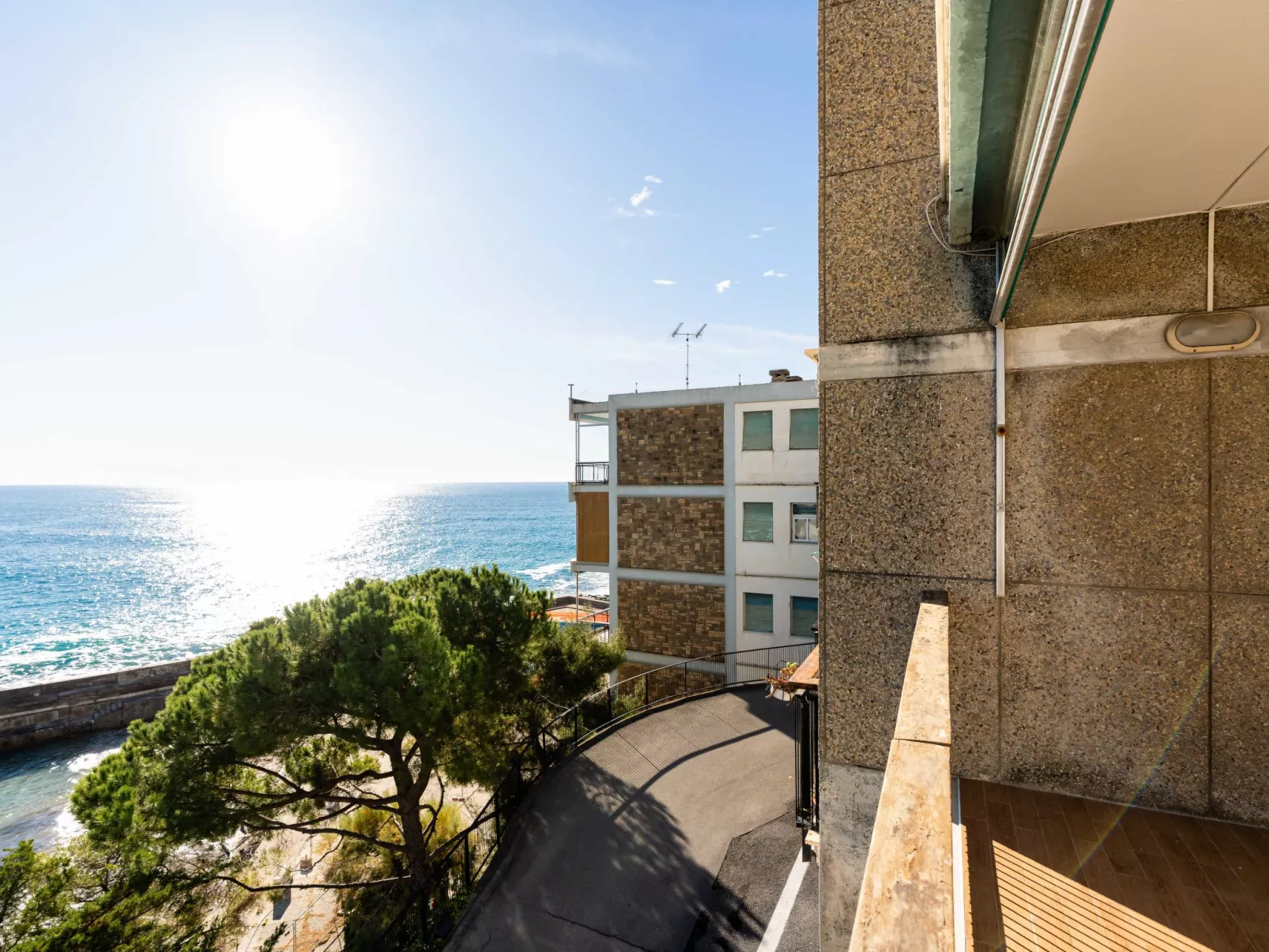 Capo Pino tra le Onde-Draußen