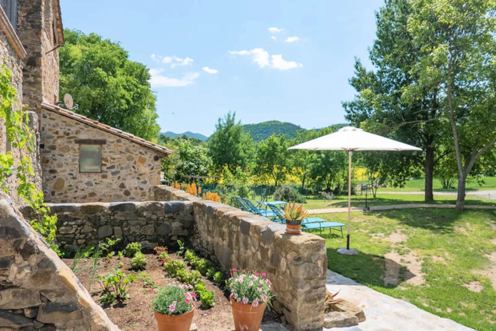 Mobil Home - Bungalow - Cottage à Montagut i Oix-Non tagué