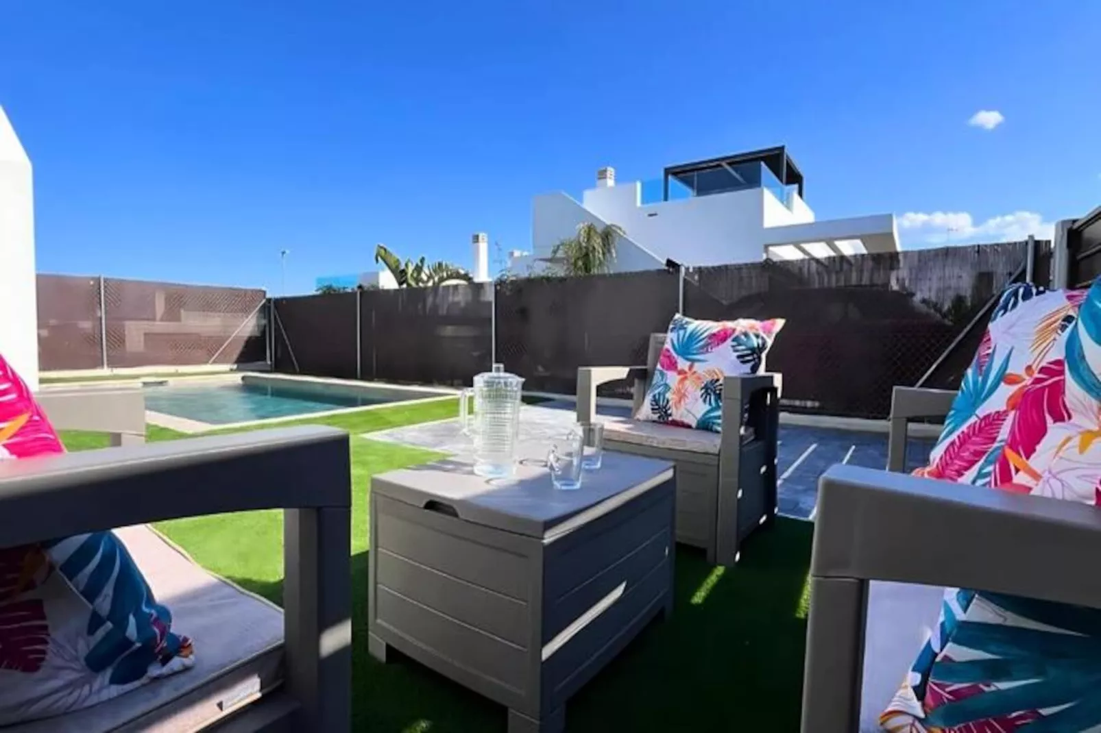 Golf, Soleil Et Piscine Priv&eacute;e Pour Un S&eacute;jour De R&ecirc;ve !-Untagged