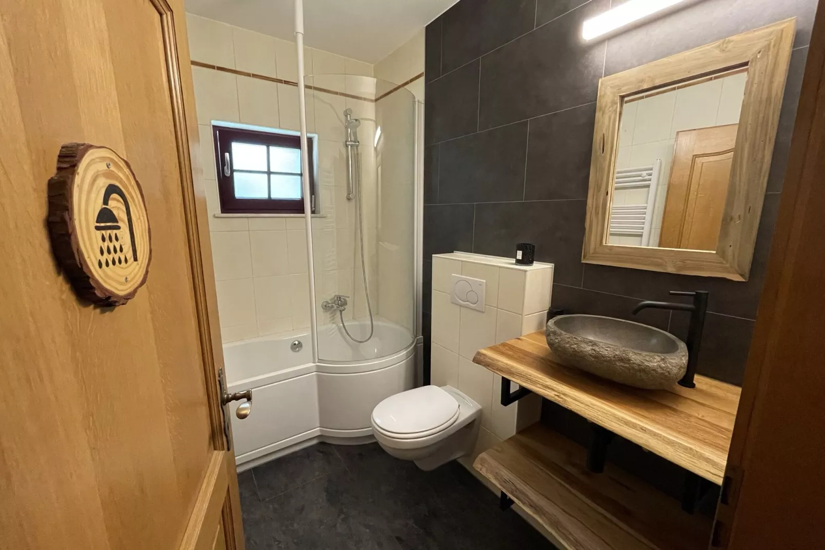 Son de l'Our-Bathroom
