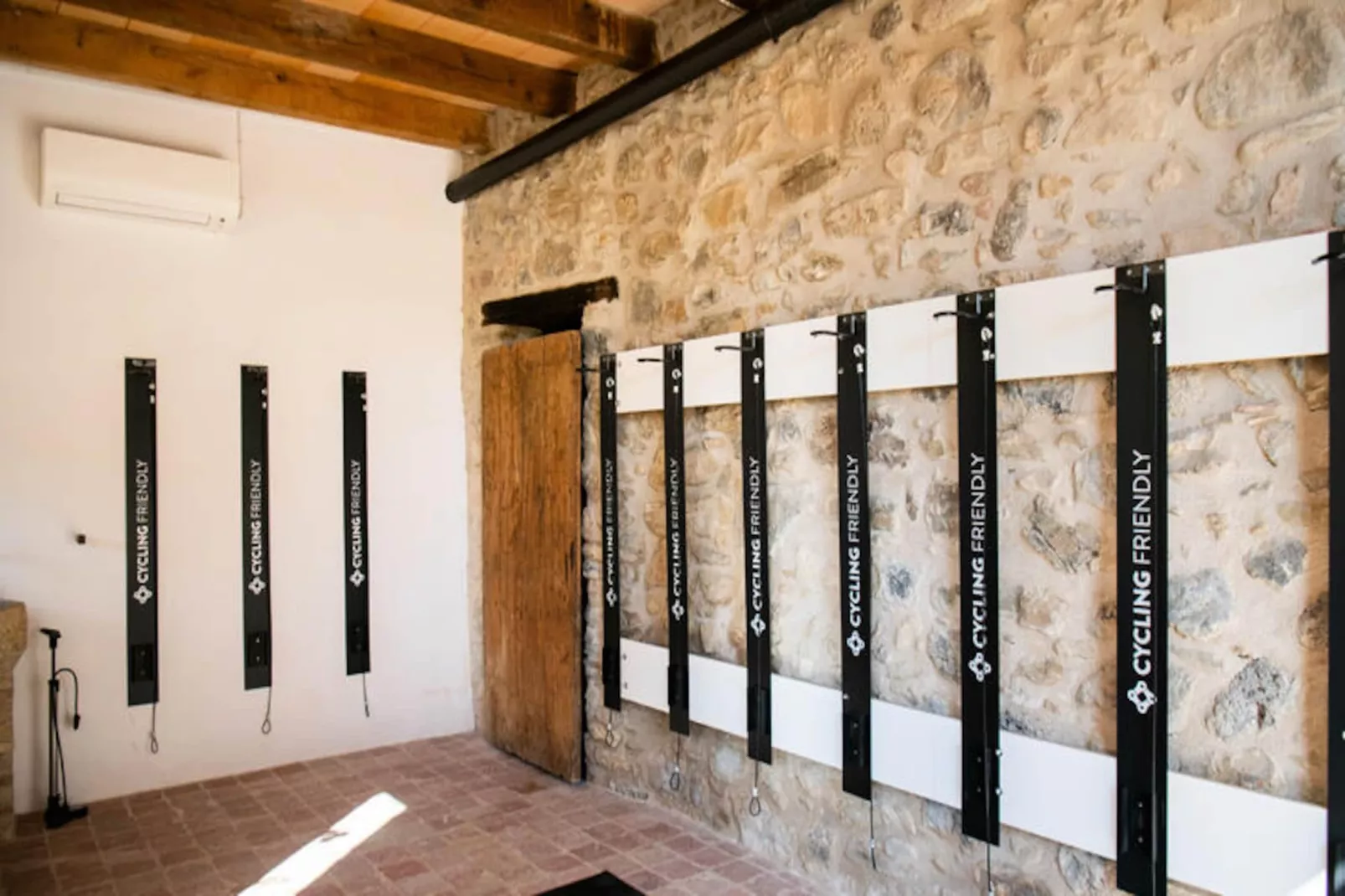 Mobil Home - Bungalow - Cottage à Montagut i Oix-Non tagué