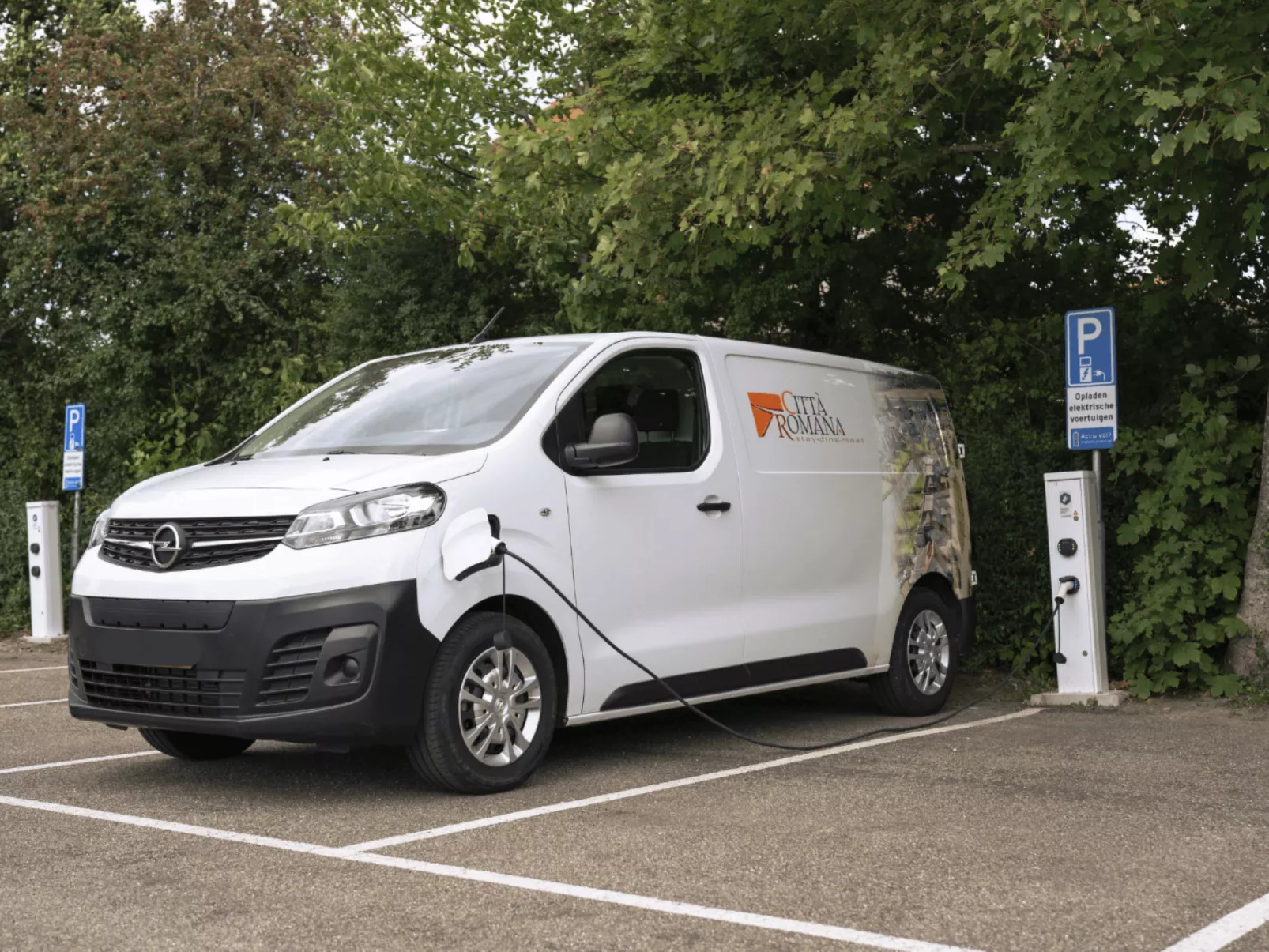 Citta Romana-Outside